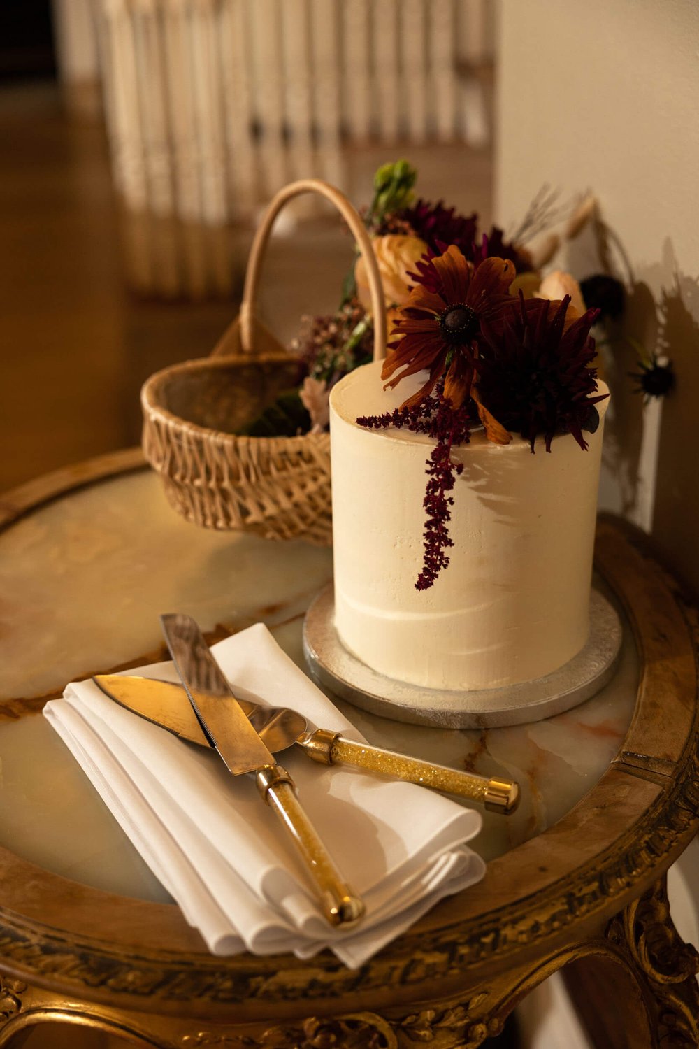 Wedding cake at Grant Humphreys Mansion by CliftonMarie Photography