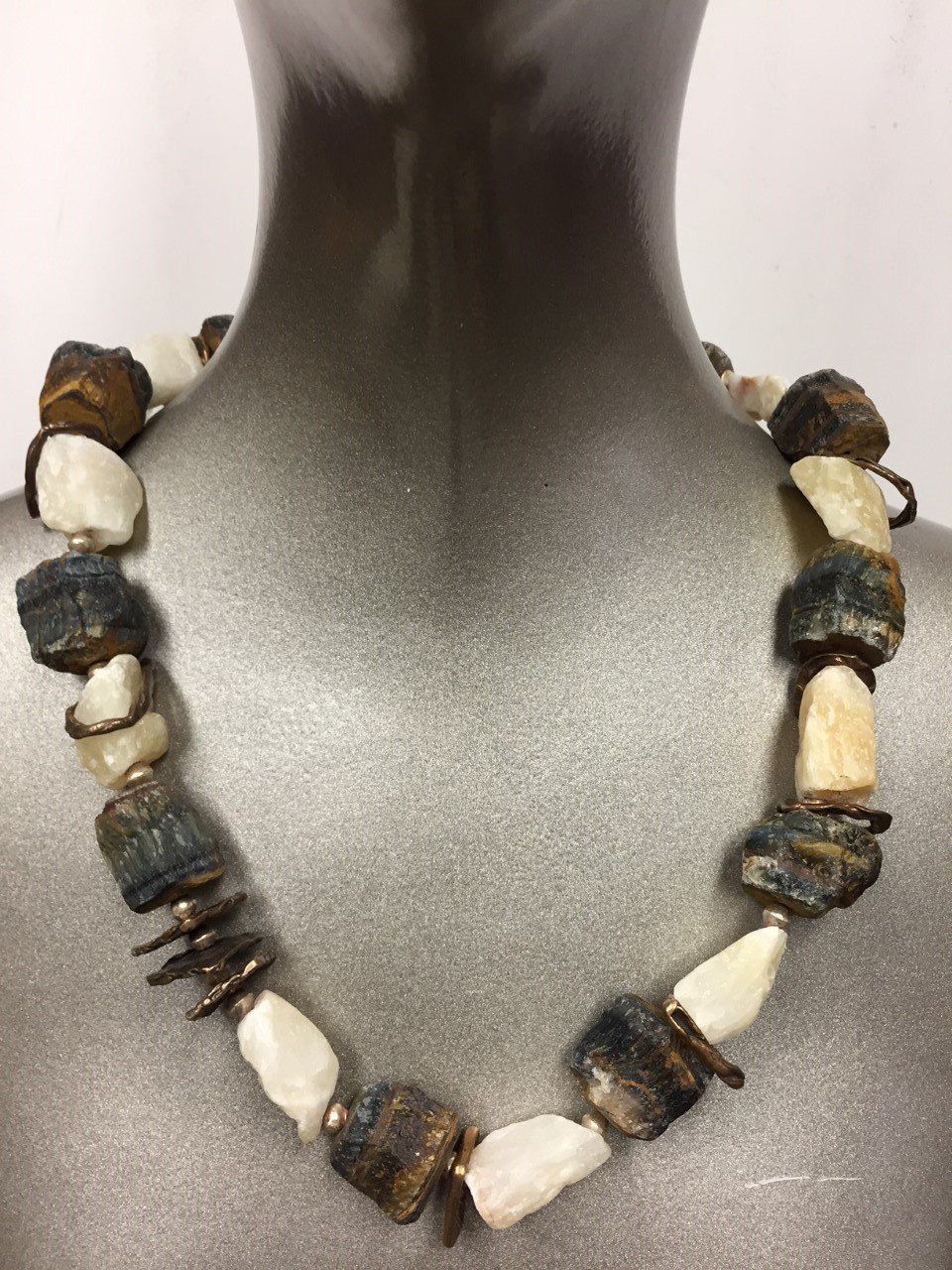 Agate,Quartz & Bronze