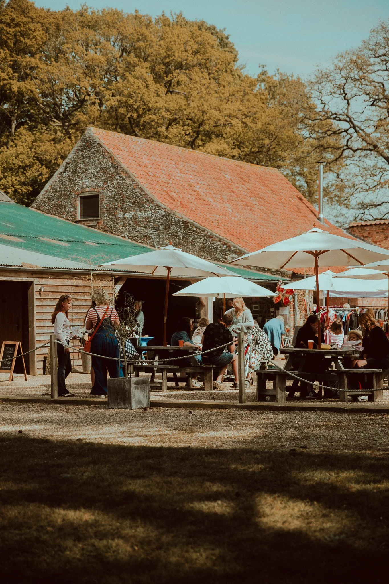 Happy valley's pre loved pop up market