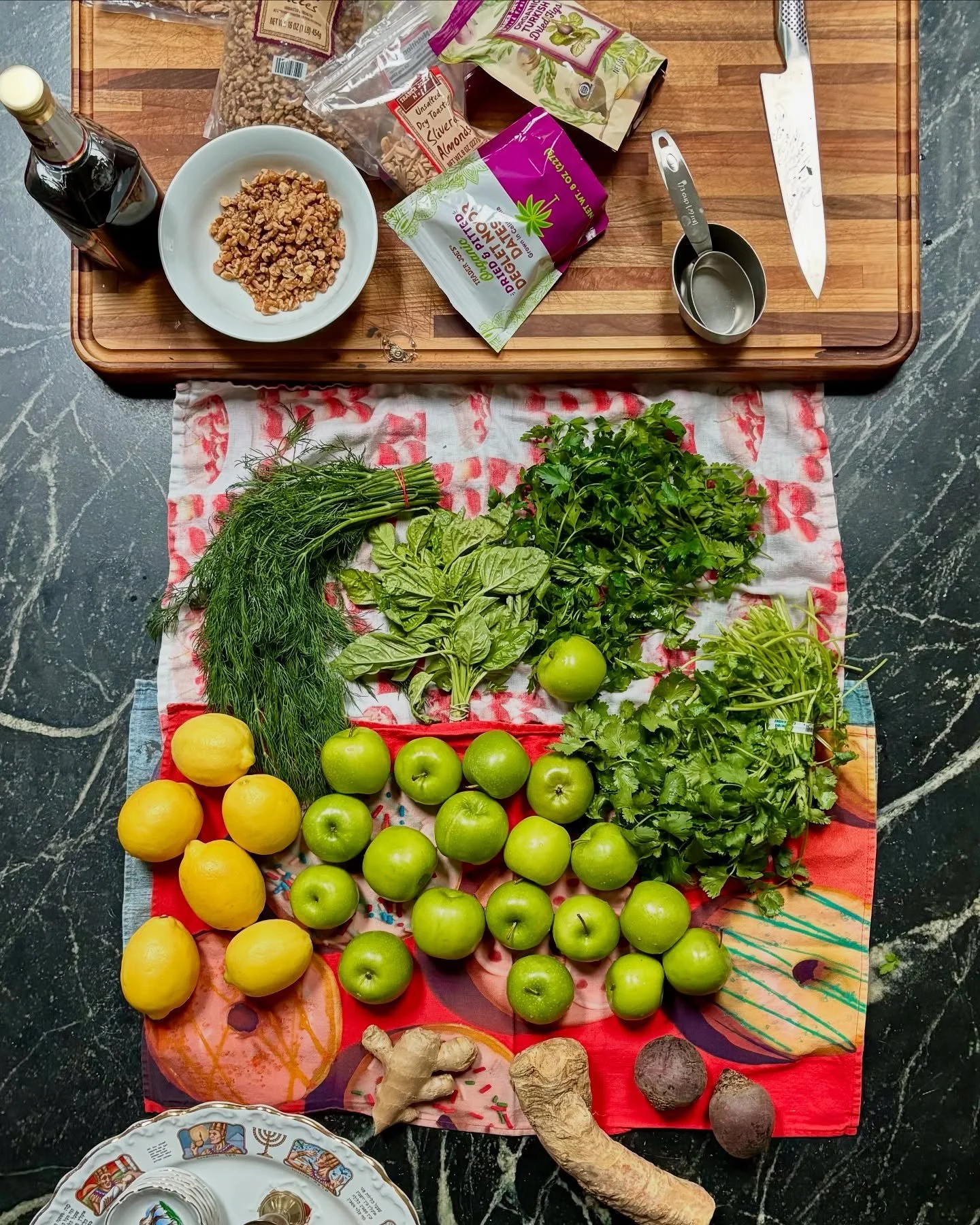 Can you guess what @reneecomet is making? It&rsquo;s a very special recipe 😉