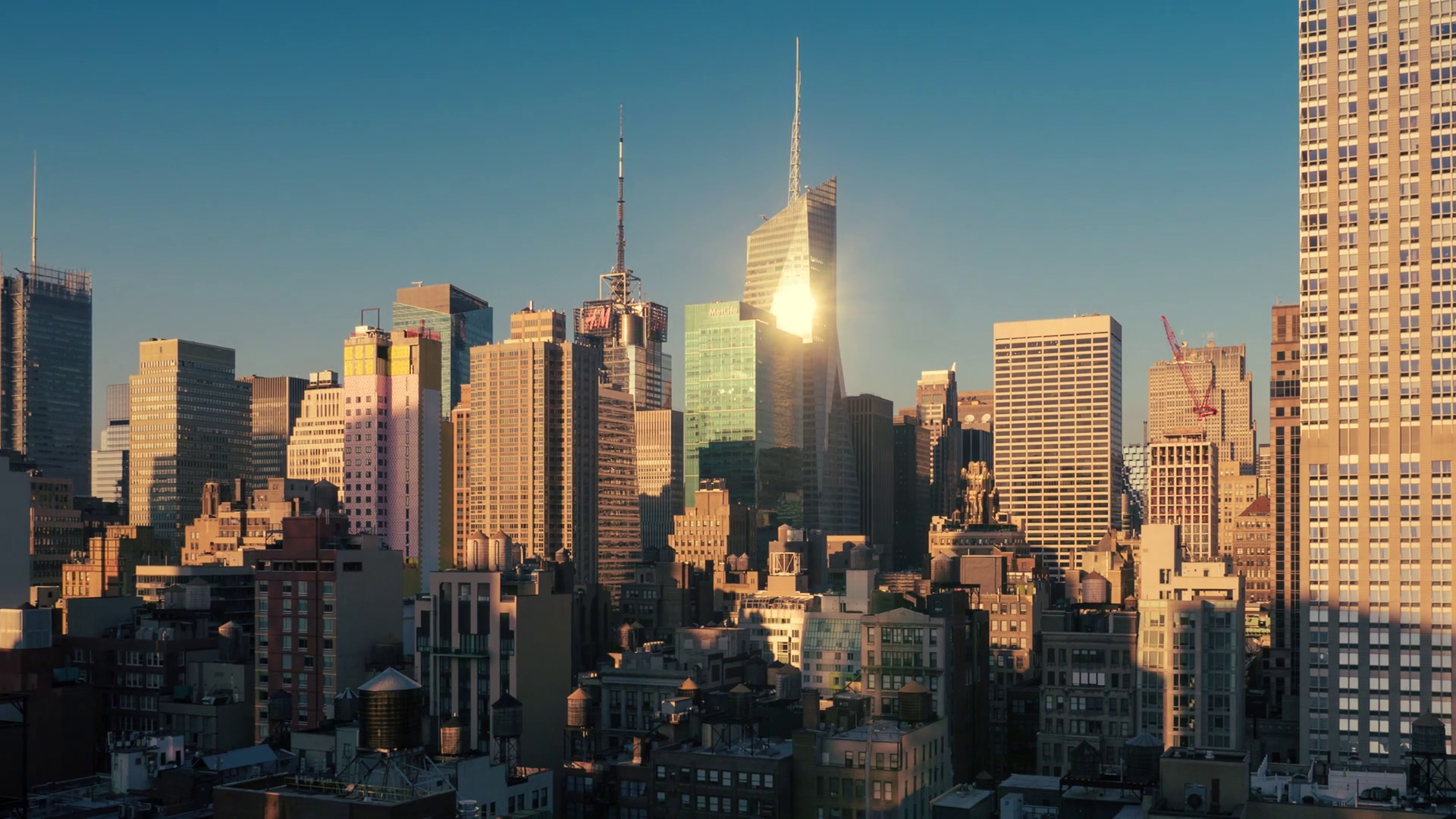 pan-across-midtown-manhattan-skyline-at-sunset-sun-reflections-moving-on-buildings-new-york-city-nyc-4k-uhd-timelapse_bfyghxh4g_thumbnail-full01.png