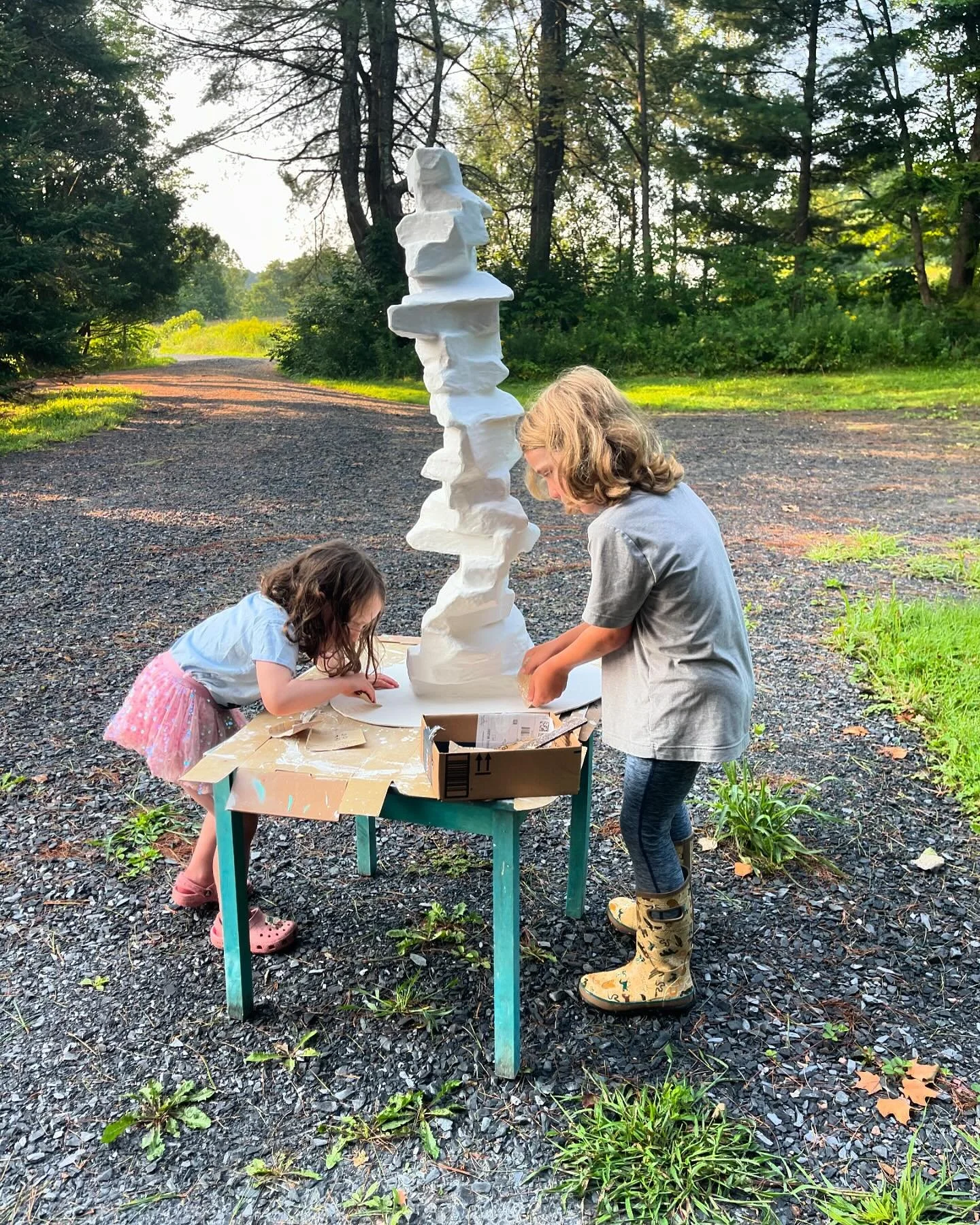 Studio views&hellip;with my trusted assistants. 🫡