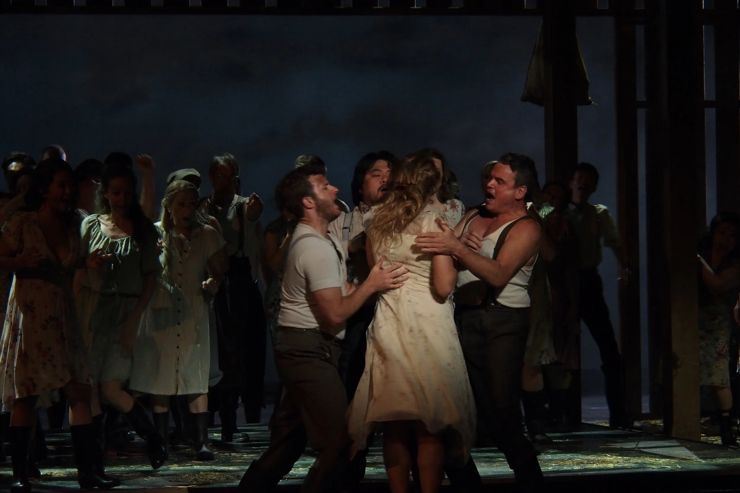 Eugen Onegin_Freiburg_18©Kristin Zwimpfer_007.JPG