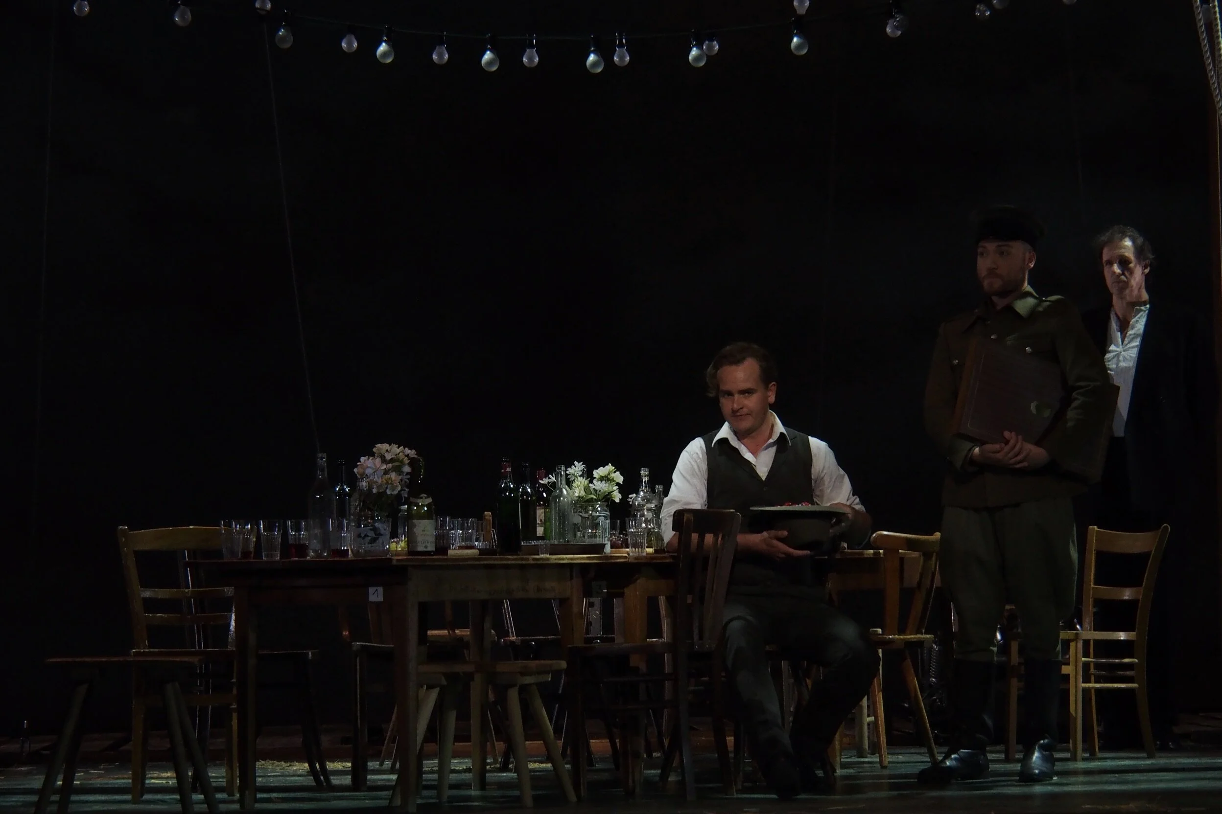 Eugen Onegin_Freiburg_18©Kristin Zwimpfer_027.JPG
