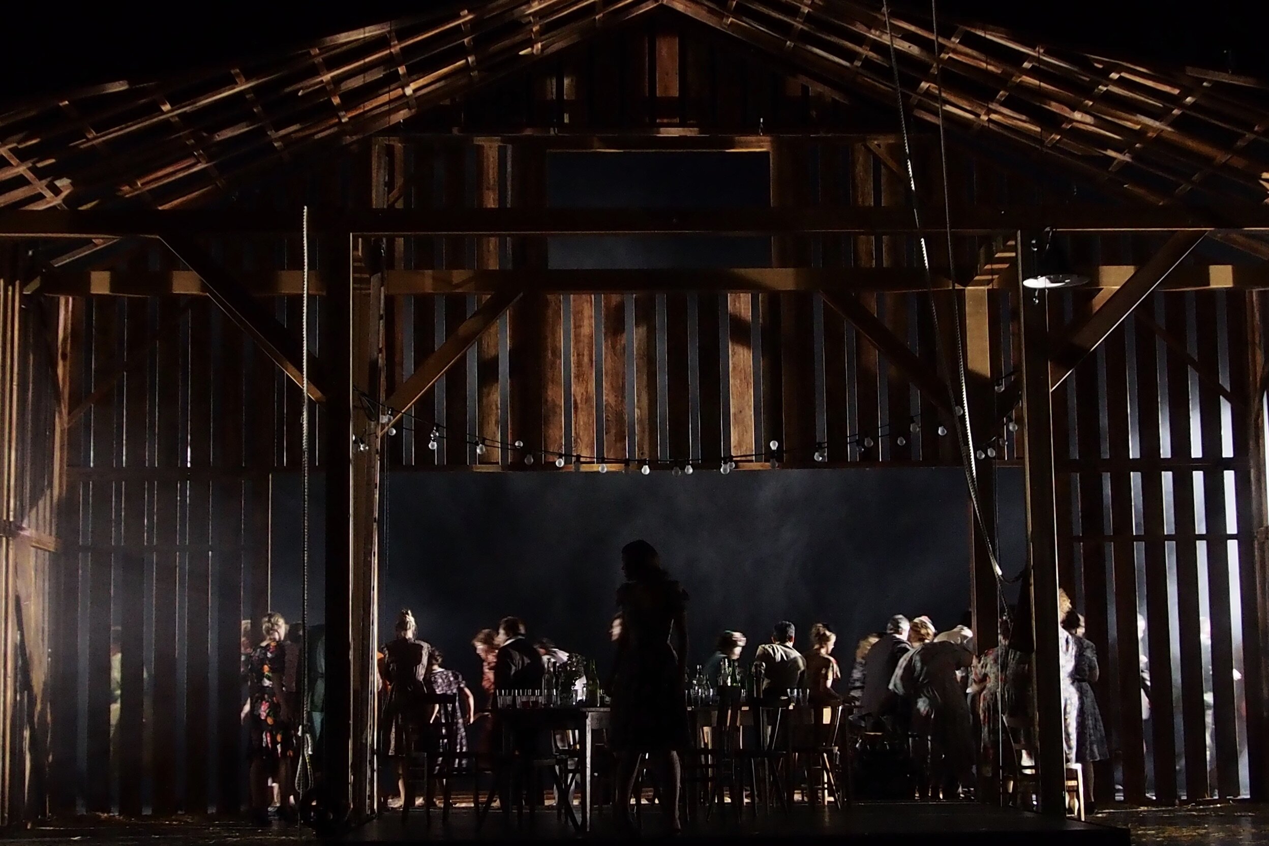 Eugen Onegin_Freiburg_18©Kristin Zwimpfer_038.JPG