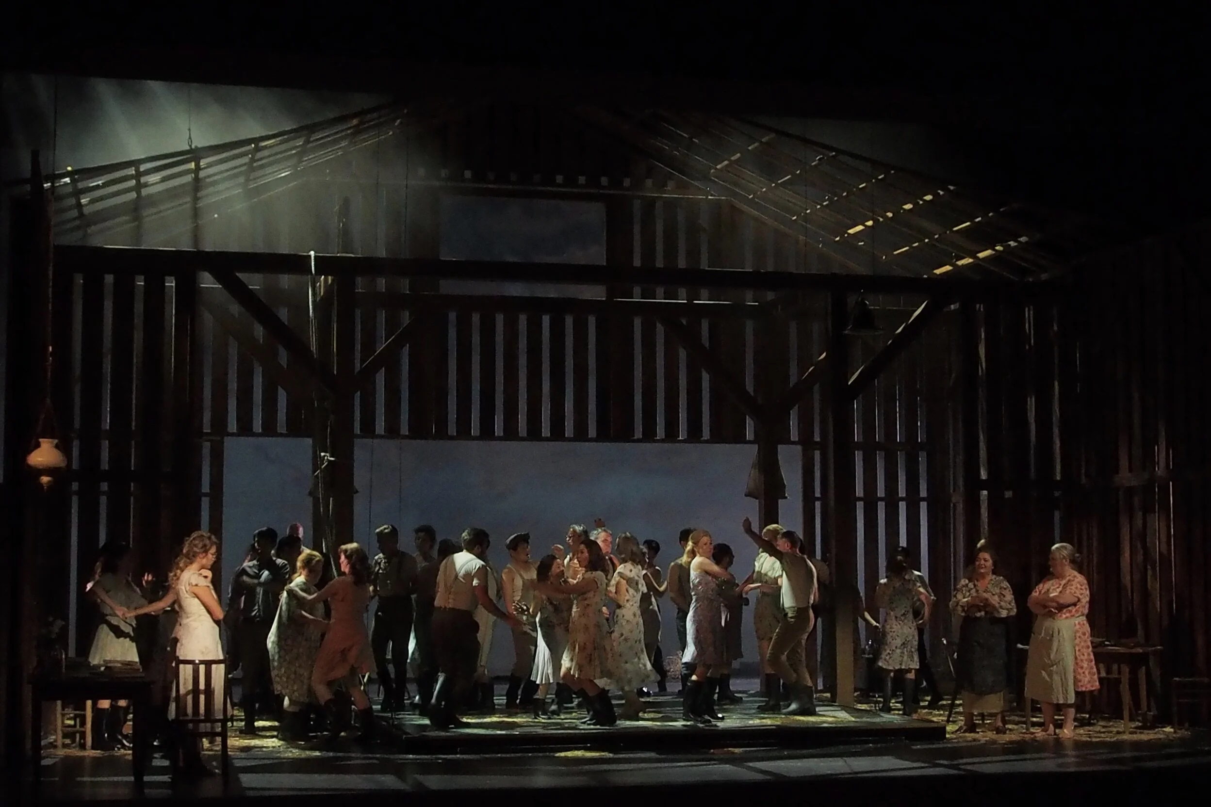 Eugen Onegin_Freiburg_18©Kristin Zwimpfer_06.JPG