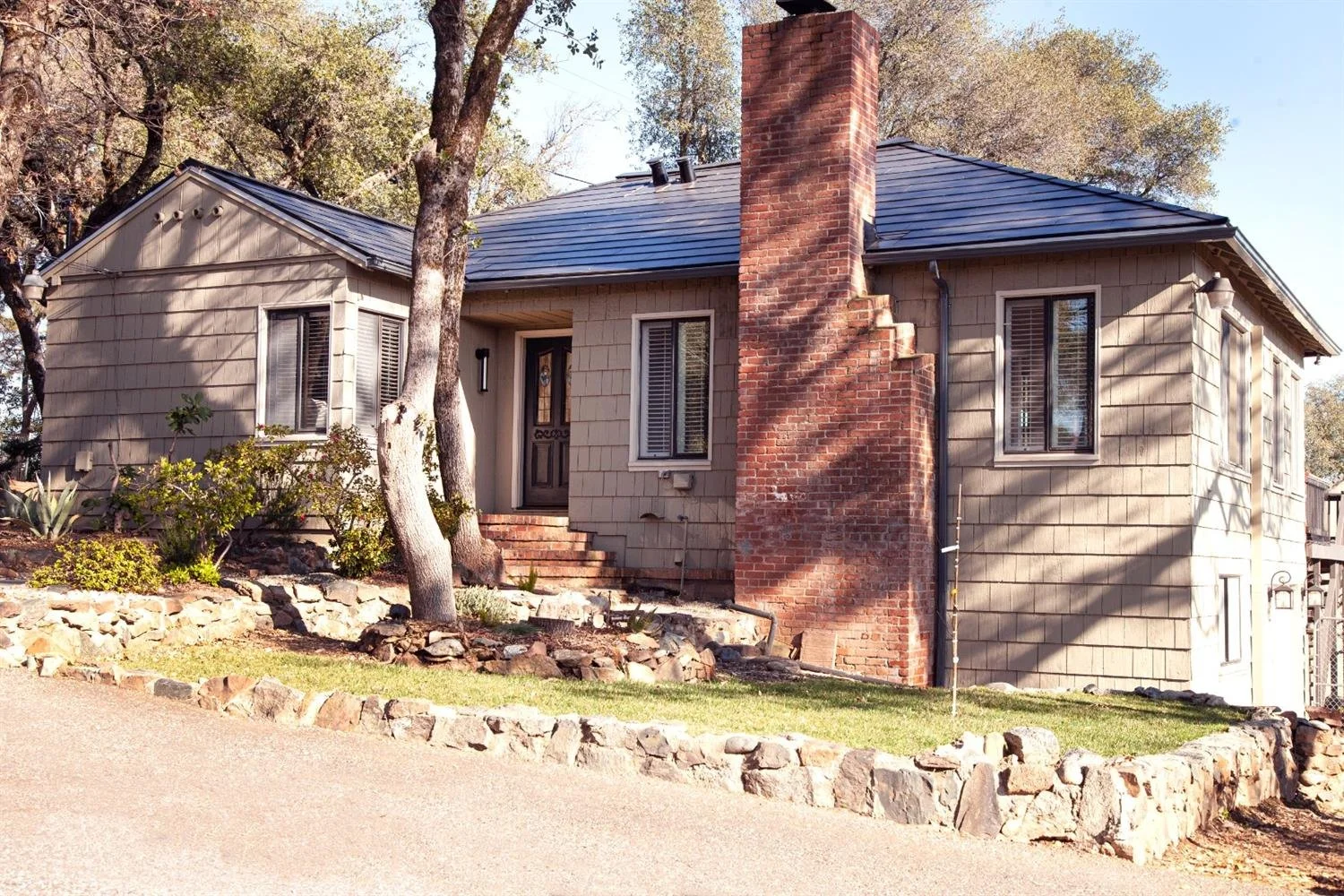 105 Donnington Ave $740,00