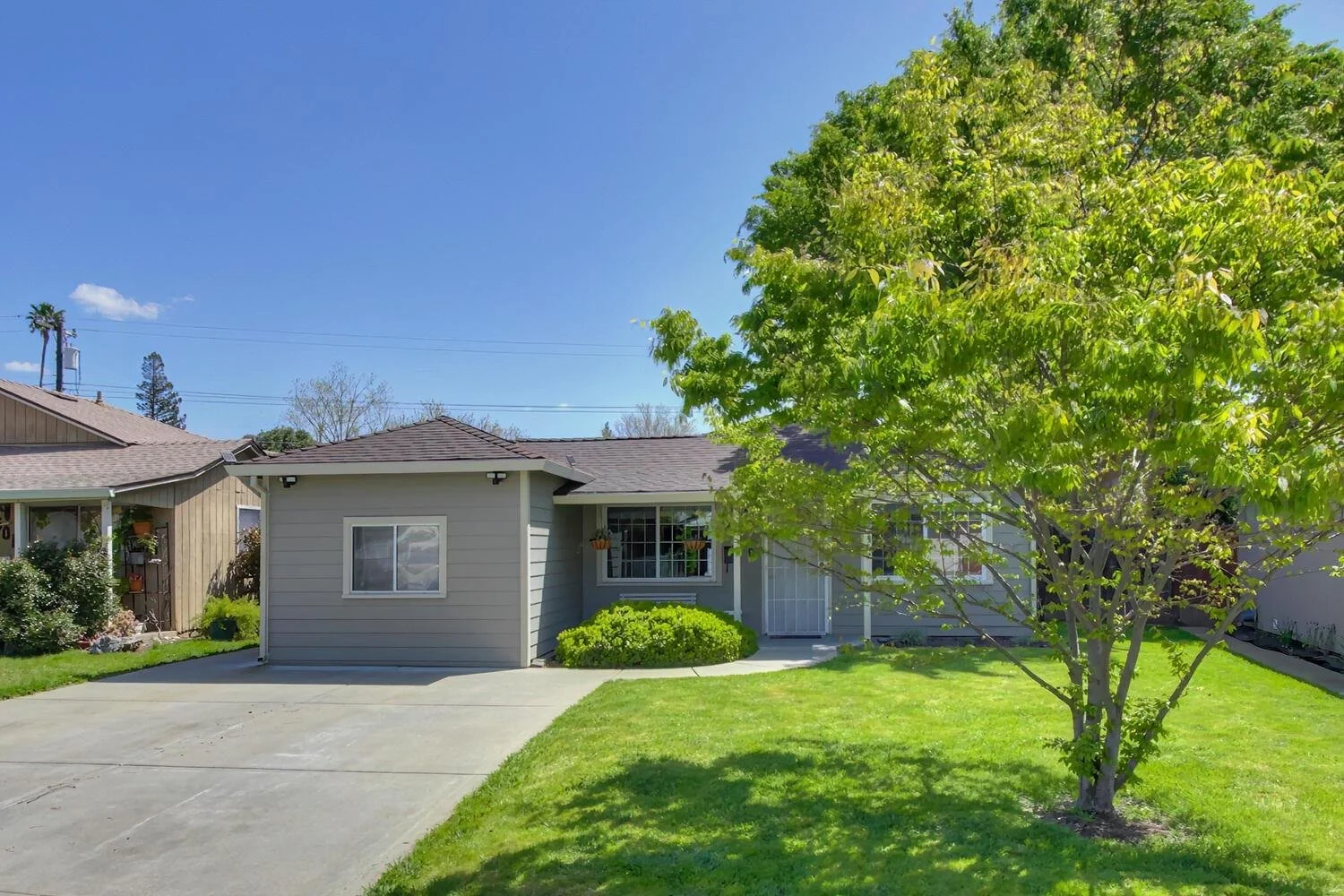 5015  73rd St. $420,000