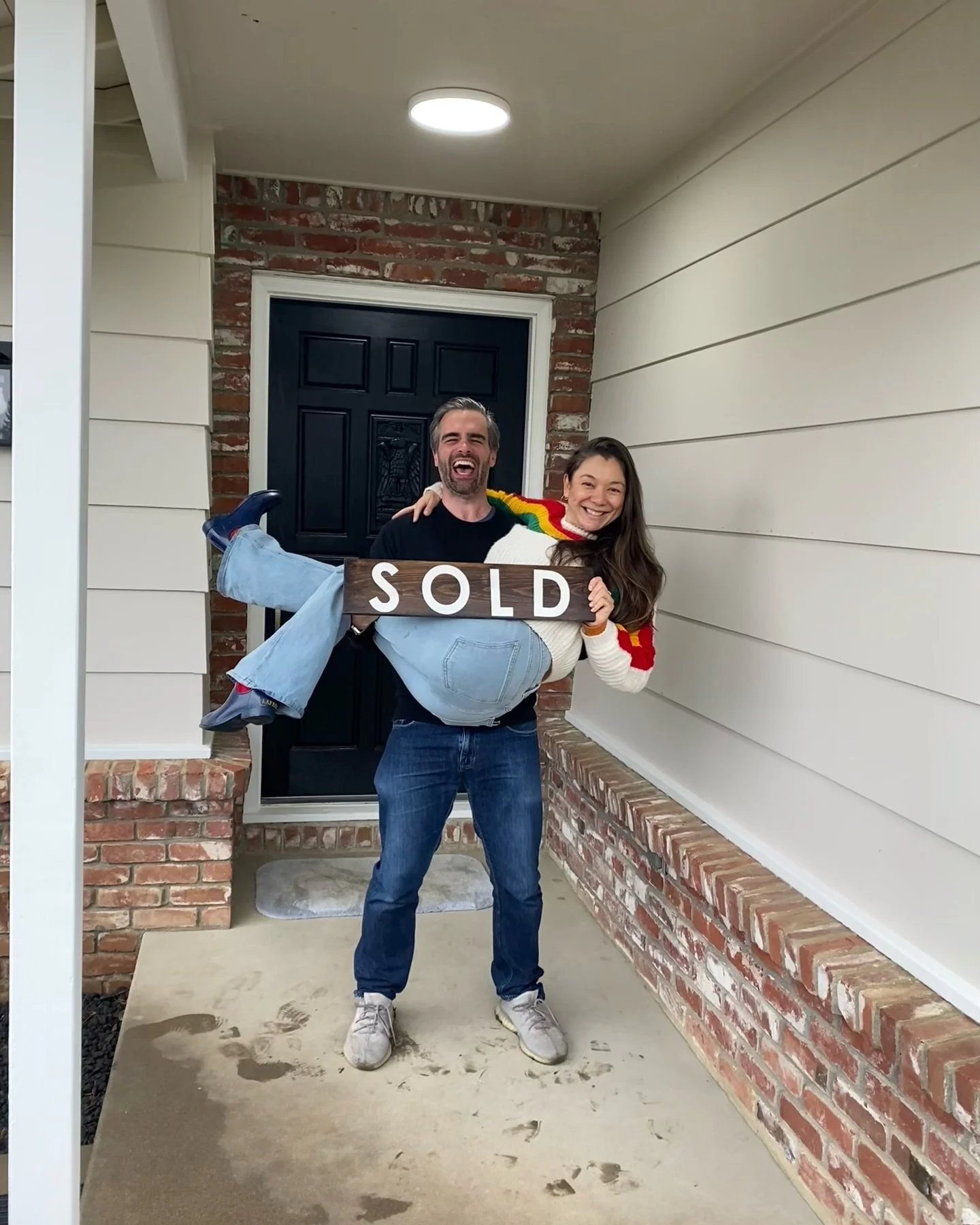 Officially Sold in The Pocket!

Congratulations to Kelly &amp; Tom on their new home! I&rsquo;ve had the pleasure of knowing Kelly for about 14 years, she&rsquo;s truly one of the coolest people you&rsquo;ll ever meet. Getting to know her fianc&eacut