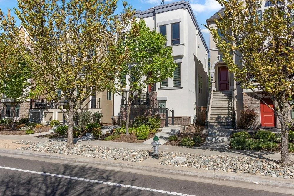 3329 Crocker Dr $860,000