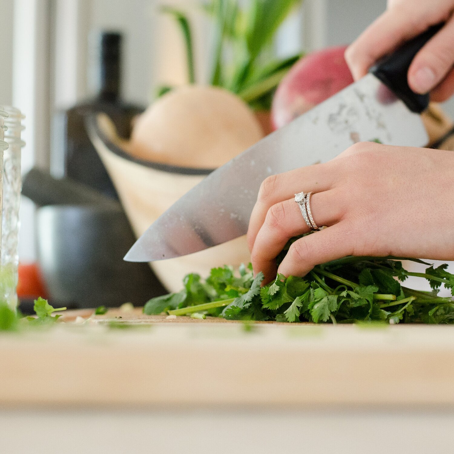 blue-apron-meal-delivery-service_simplegoldlife.com.jpg