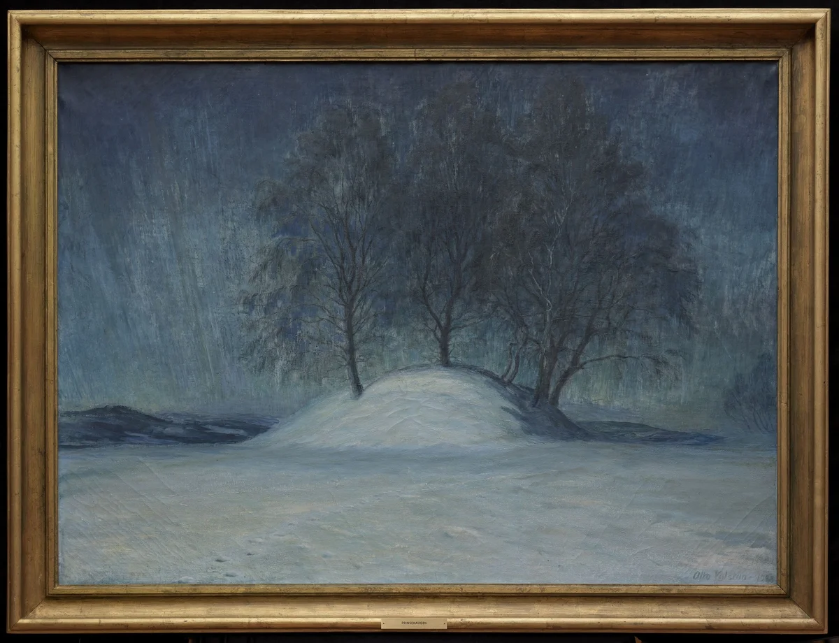 Maleriet "Prinsehaugen" er malt av Otto Valstad og forestiller gravhaugen ved Asker prestegård. Hit kom kronprins Carl Johan på besøk i 1815 - derav navnet. 