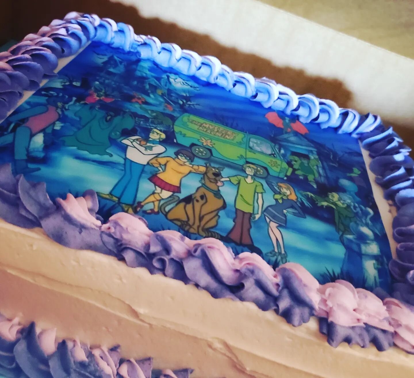 Just a cool peek at Madalynn's Scooby Doo birthday cake.  I can't believe the baby I was pregnant with when we opened Imagine just turned 11. Where has the time gone? 

Need a sheet cake for a birthday? Email me at kristie@imaginevegancafe.com 
#momb