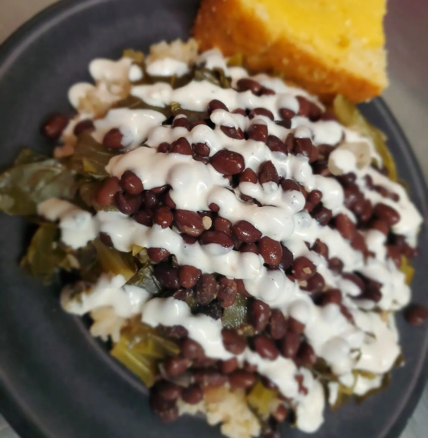 Try our Southern Staple (brown rice,  seasoned greens,  black beans,  and garlic aioli) today!  Served with our housemade sweet cornbread! 

#weekendvibes #veganfood #veganrestaurants #todaysfood #beansgreenspotatoestomatoes #cooperyoung #memphisvega