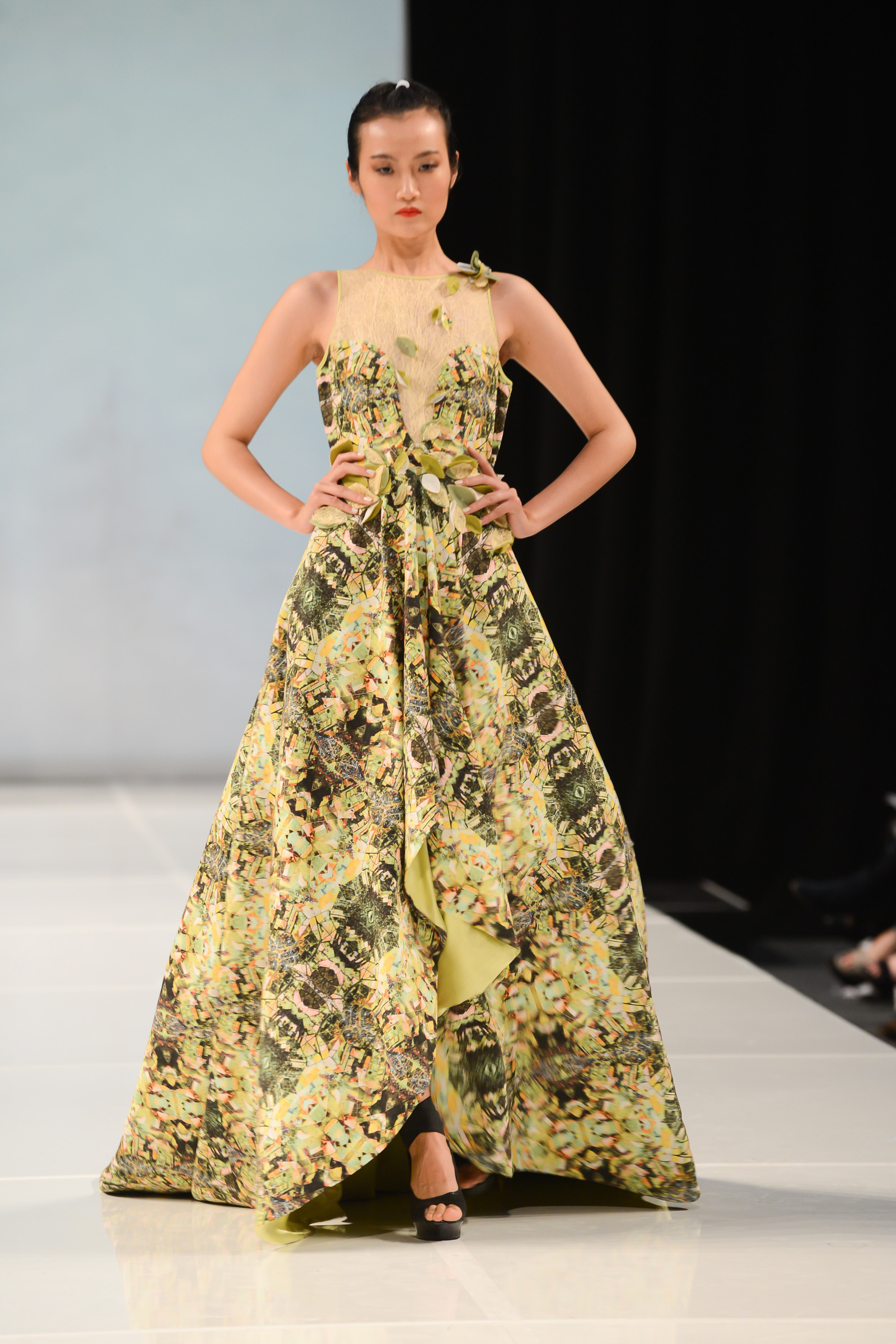 id2013_emerging_zhou_shi_yang_0020.jpg