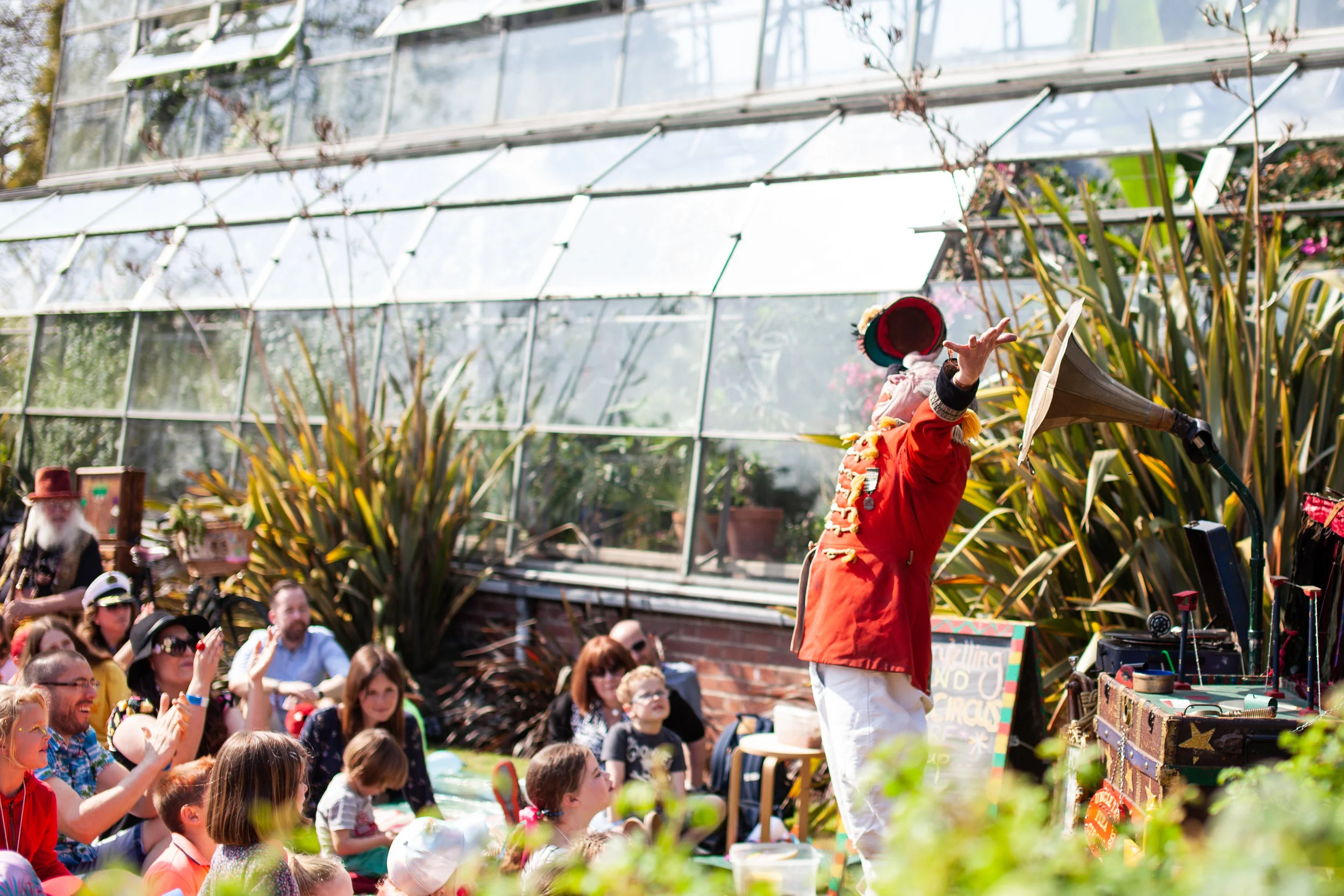 PROM_PROM_PRESENTS_UNCLE_TACOS_FLEA_CIRCUS_TORRE_ABBEY_GARDENS_GRAHAM_BERRY9.jpg