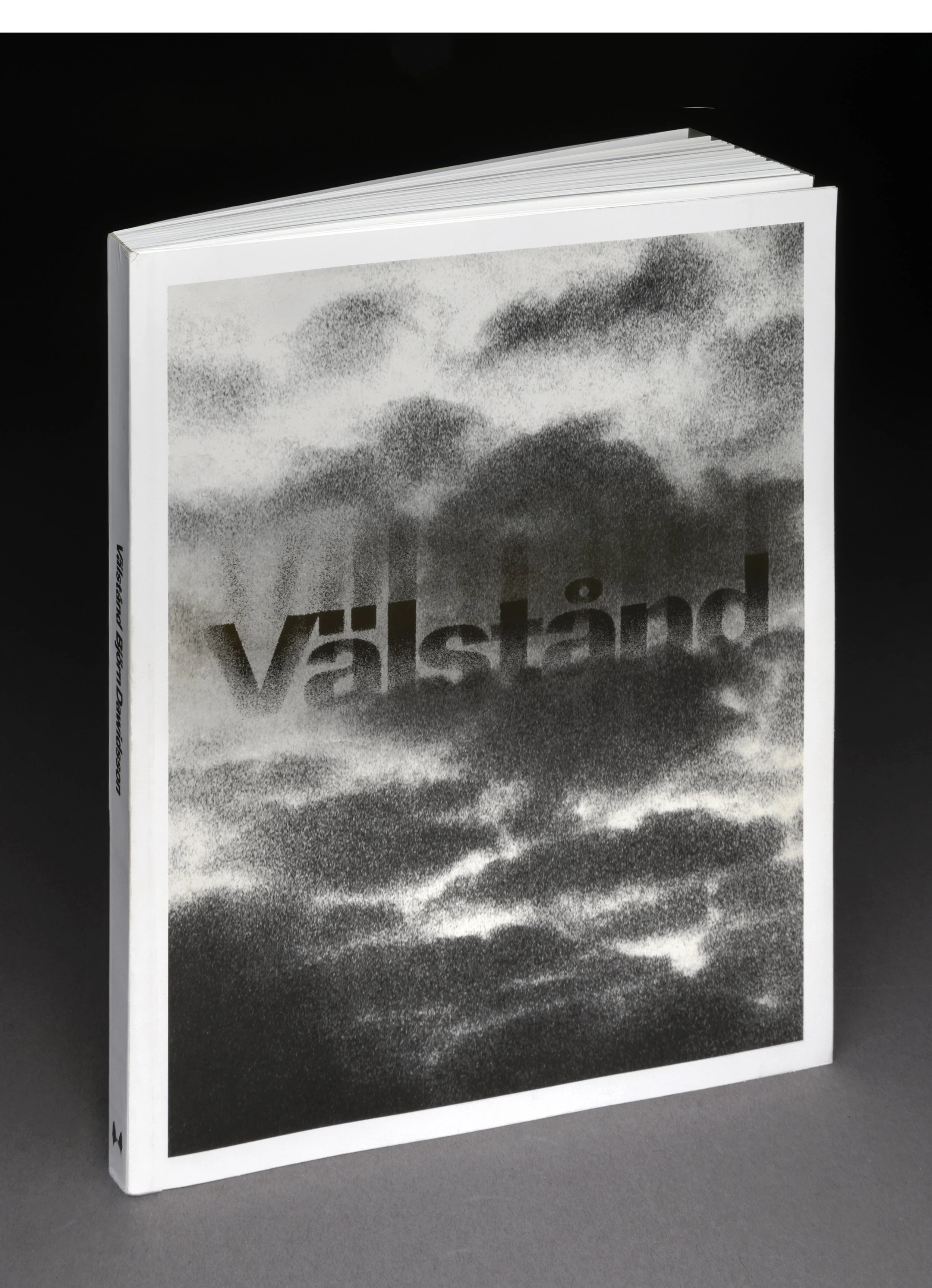 VÄLSTÅND - Björn Dawidsson (DAWID) 146 illustrationer 30 dikter 9 citat Soft cover 210 mm x 280 mm Grafisk form: Björn Dawidsson (DAWID) Tryckanpassning: Sandra Praun Tryckeri: Hylte Tryck AB ISBN: 978-91-984244-0-9 BORIS PRESS, Stockholm, 2018