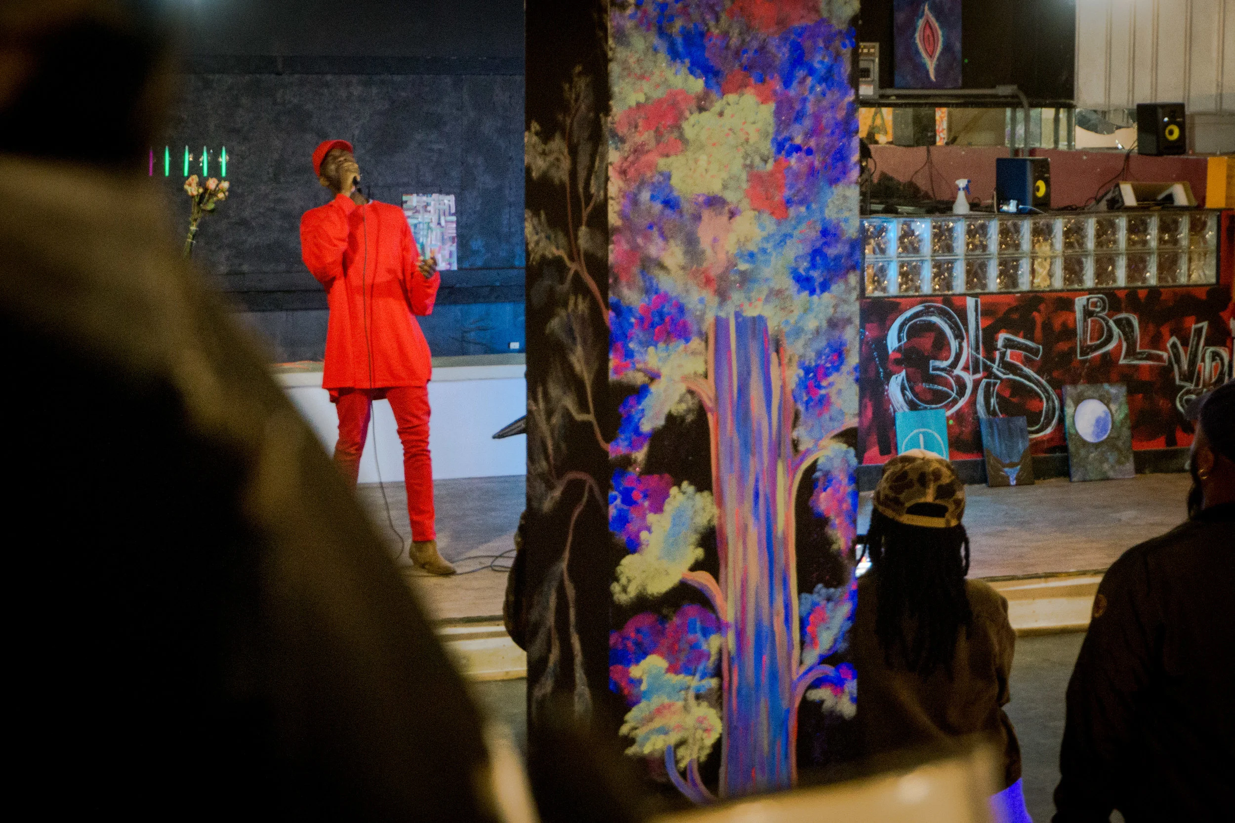 R&B artist Samoht blesses the crowd with an impromptu live performance.