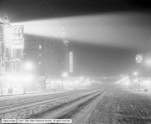 Auerbachs, State and 300 South at Night, 1913