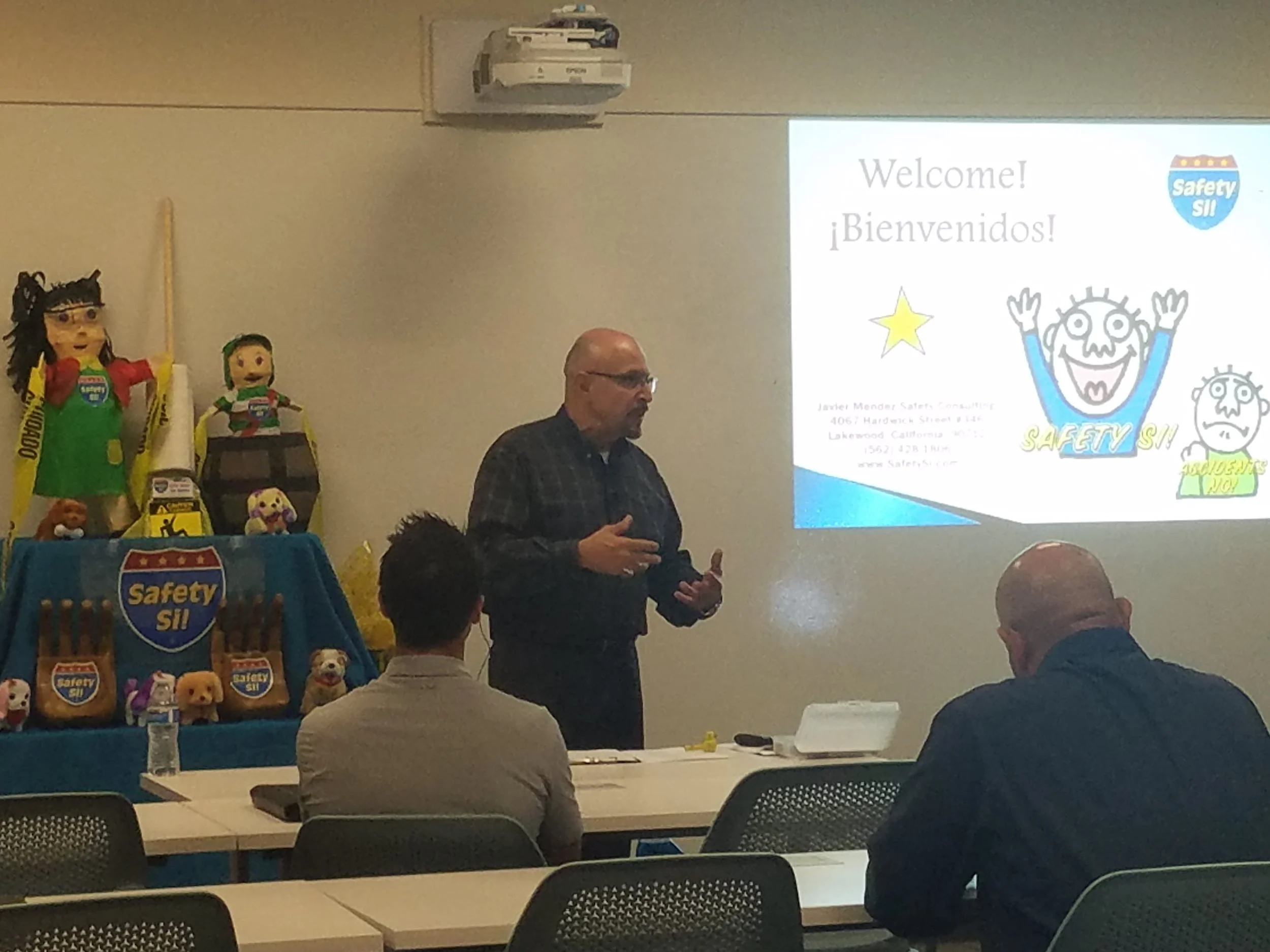 Javier Mendez speaking in front of crowd at the Safety Si! workshop on Friday, April 27, 2018.