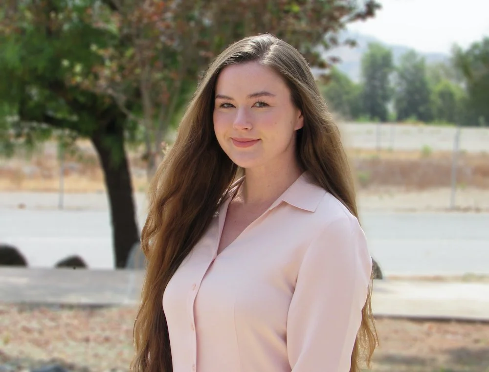 IMG_2006_Blurred Background_Cropped.jpg