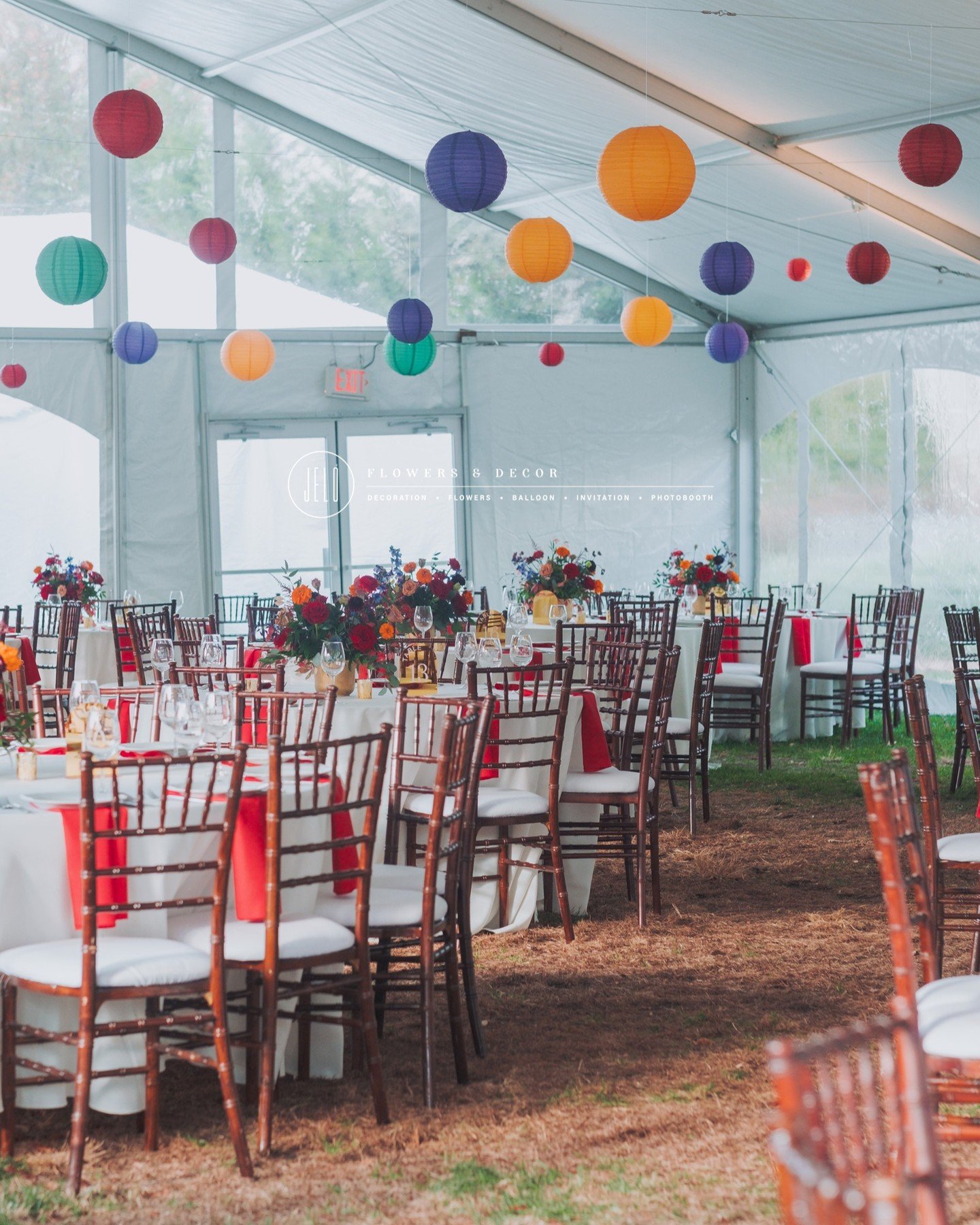 Reception flower and paper lantern decor to create the vibe.

.
.
.

Event : Joanna + Will's Wedding
Planning : @genesiswedding
Flowers &amp; Decor : @jeloflowersdecor
Venue : @morvenmuseum