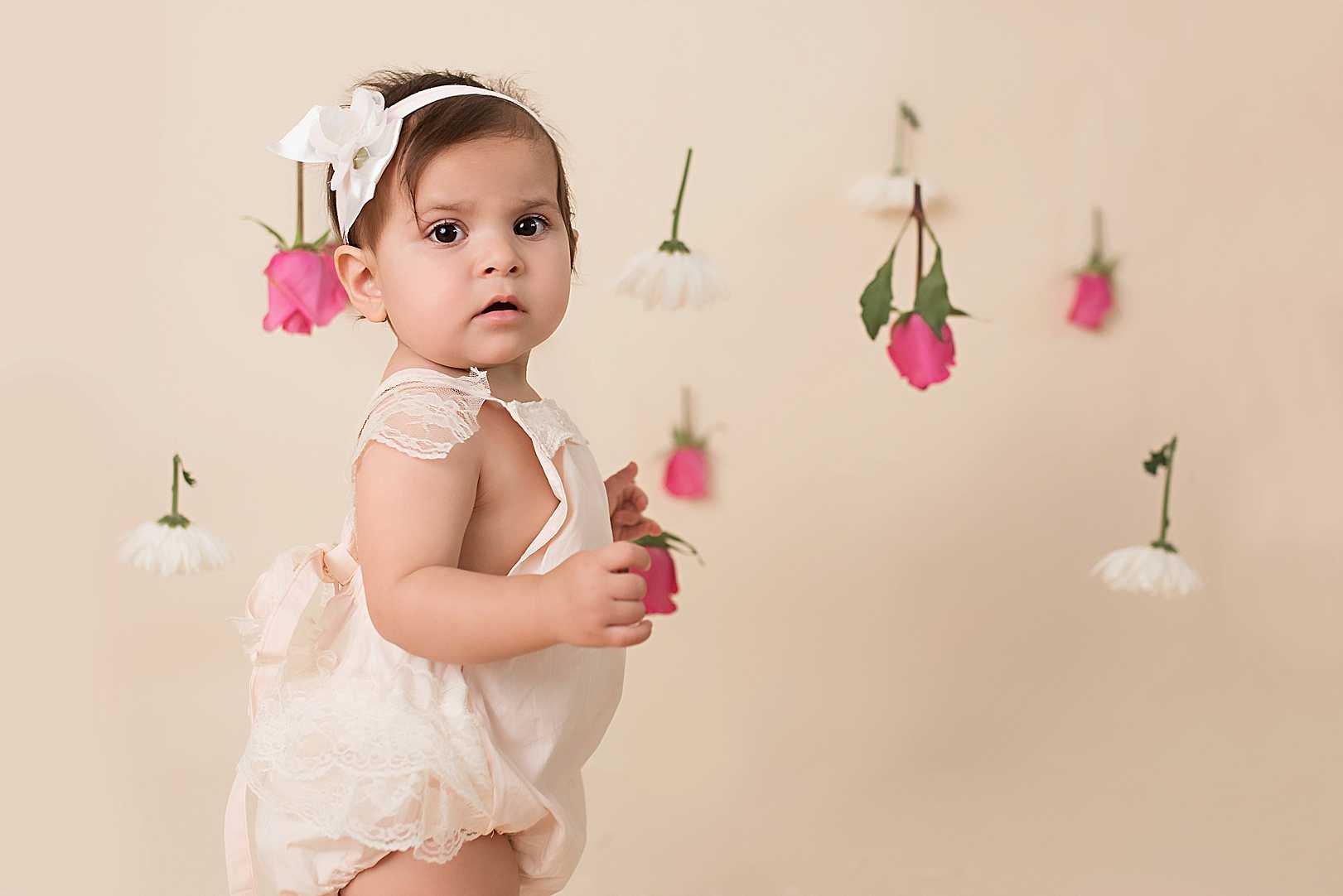 Puyallup's Professional Photographer | Amaya's Cake Smash Session