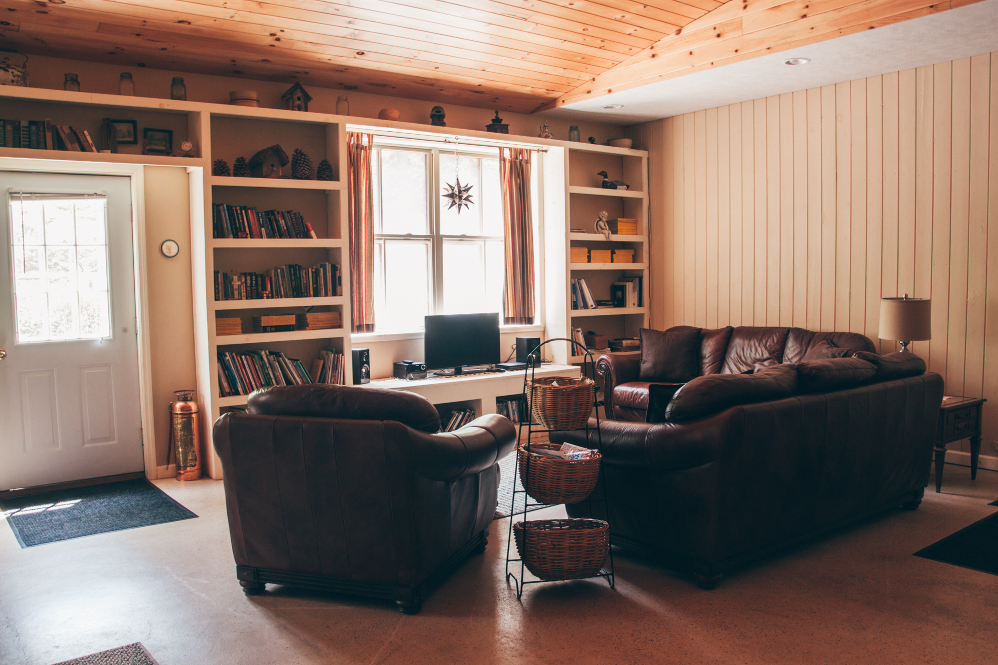 Relax in the Adirondack cabin at Wellnesste Lodge in CNY