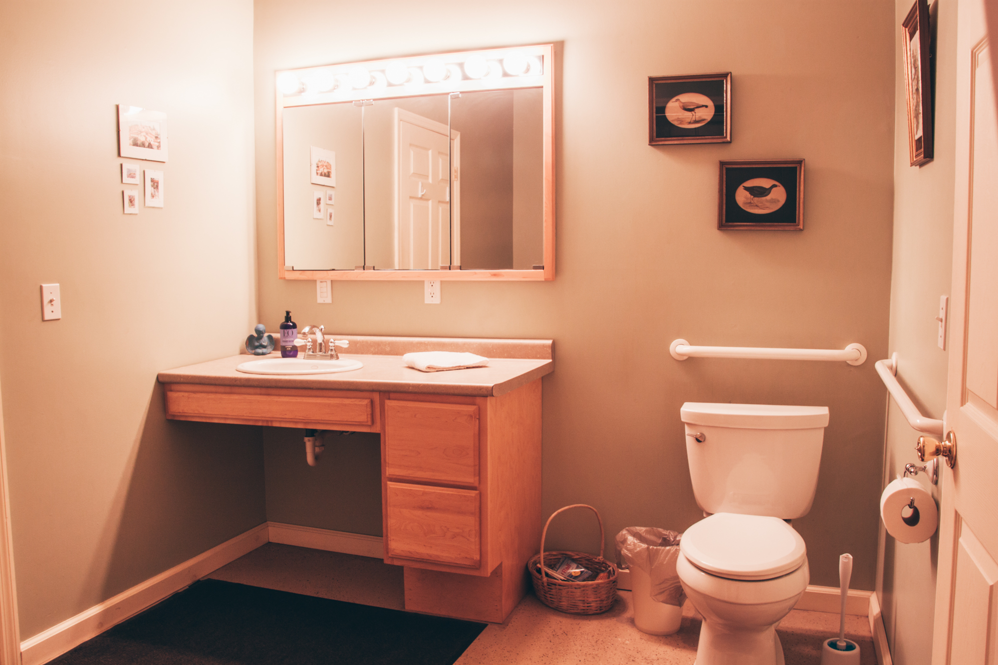 Modern amenities in the Adirondack Cabin at Wellnesste Lodge, NY.