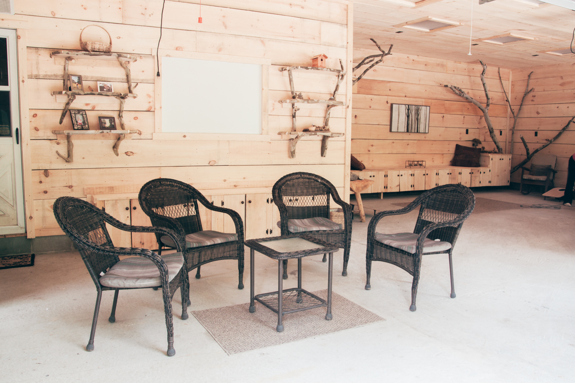The Three Season room at Wellnesste Lodge is ideal for gatherings, retreats and relaxation.