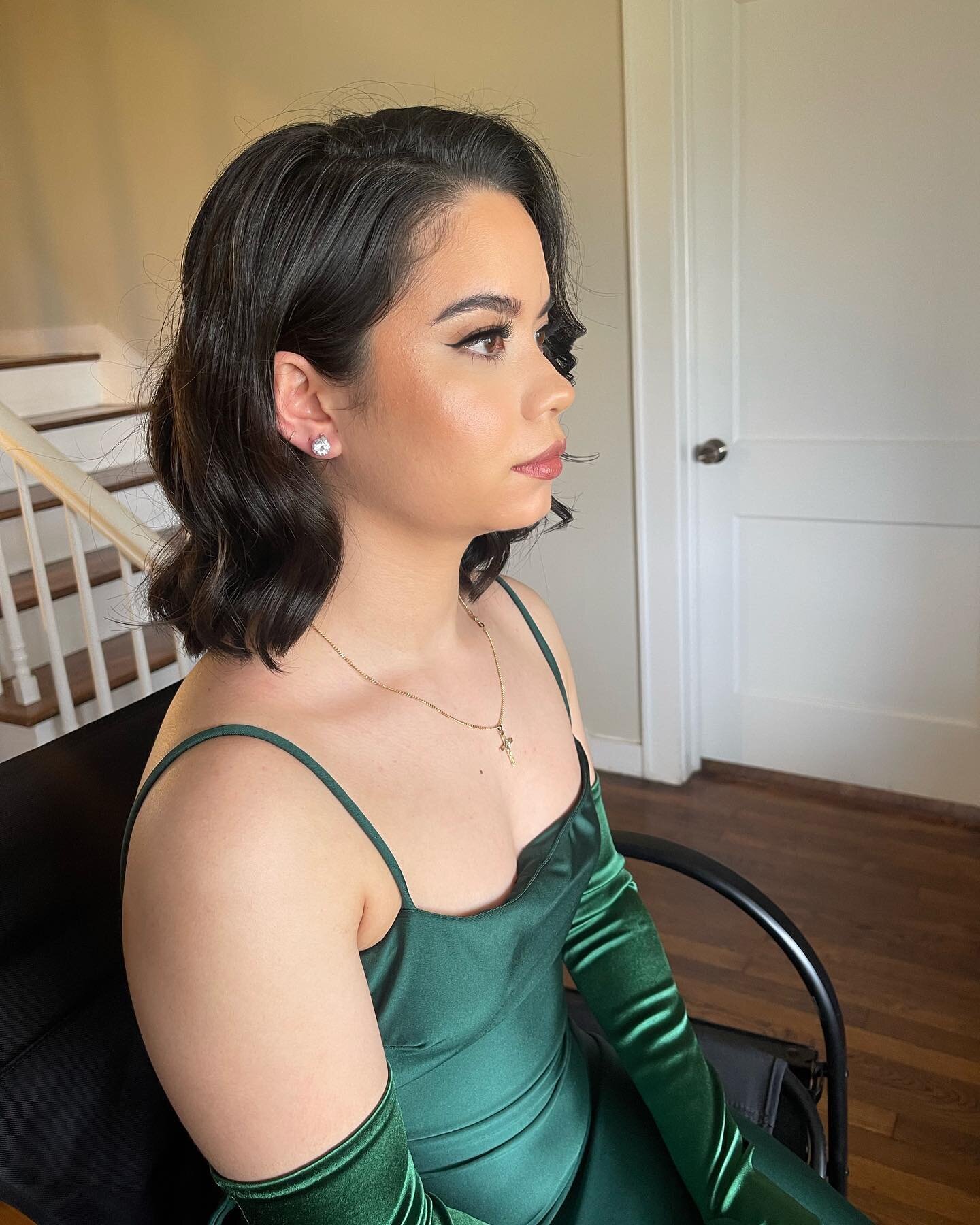 We love a good glam on the maid of honor 😍
Matte eyes, winged liner, and plump skin is always a winner!
.
2022 is 80% booked 🙏🏽we are now booking for 2023, don&rsquo;t wait long in securing your beauty team! Reach us via email (link in bio) so we 