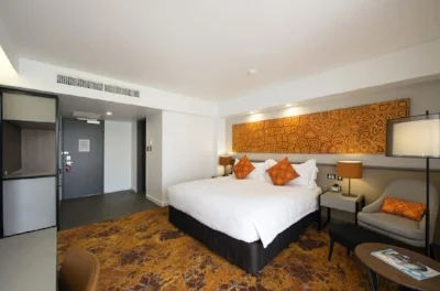 Crowne-Plaza-photo-2.jpg