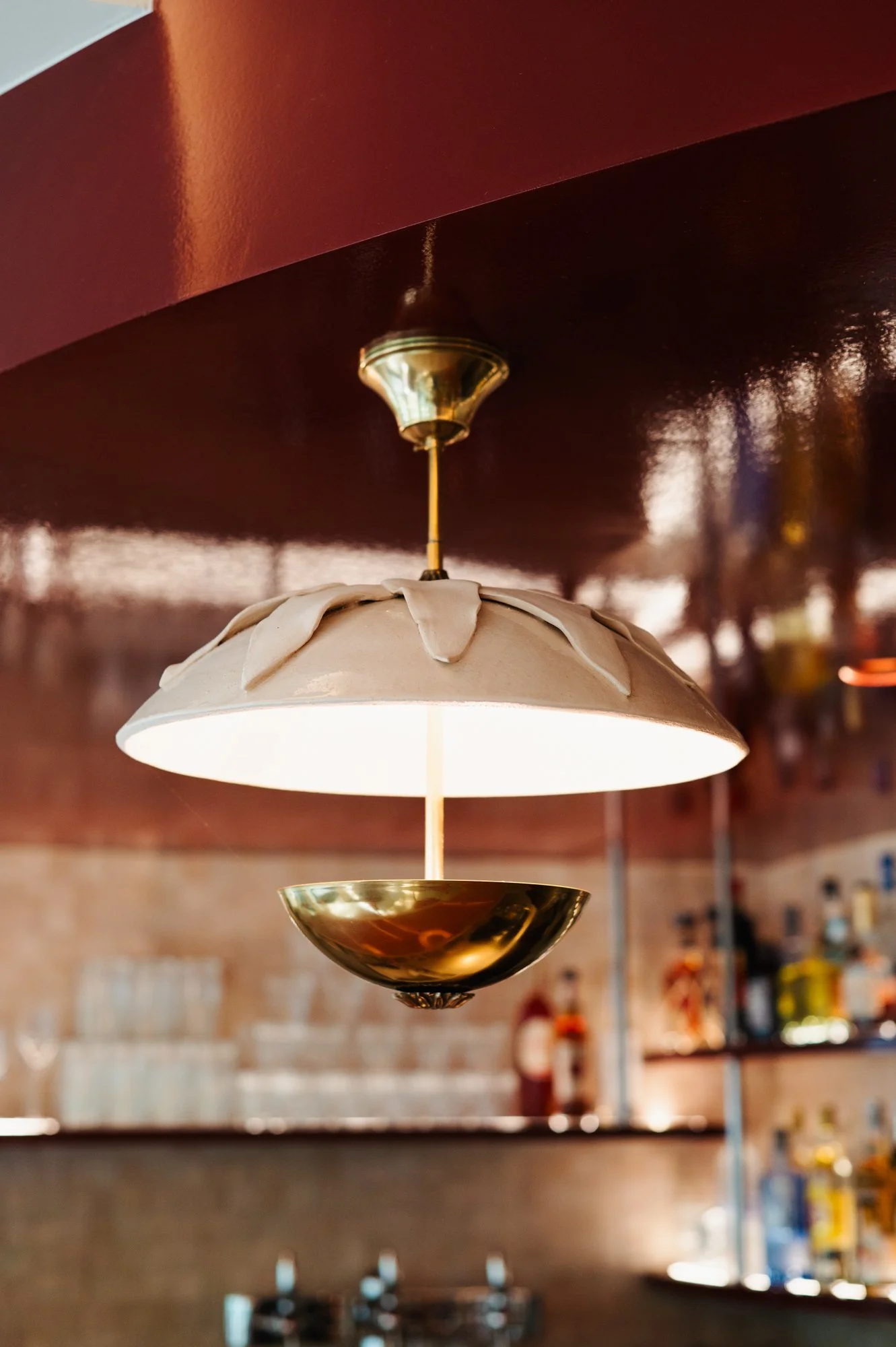 Suspension Marie Leveque Détail céramique restaurant Paris