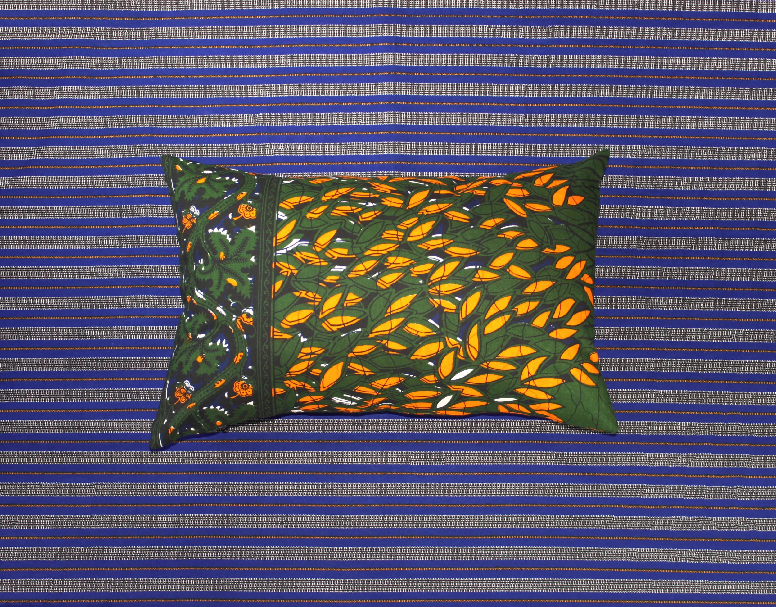 coussin_adjamee_foret_orange_rectangle_blanc.jpg