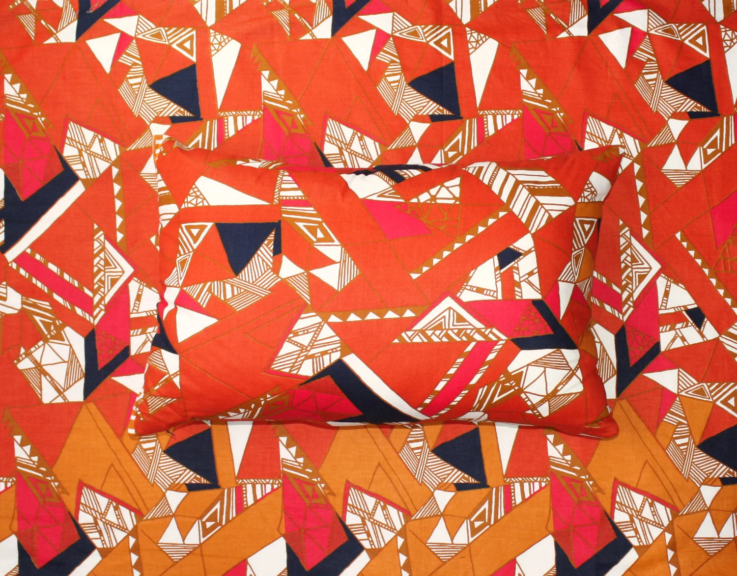 coussin_adjamee_celebration_rectangle_blanc.jpg