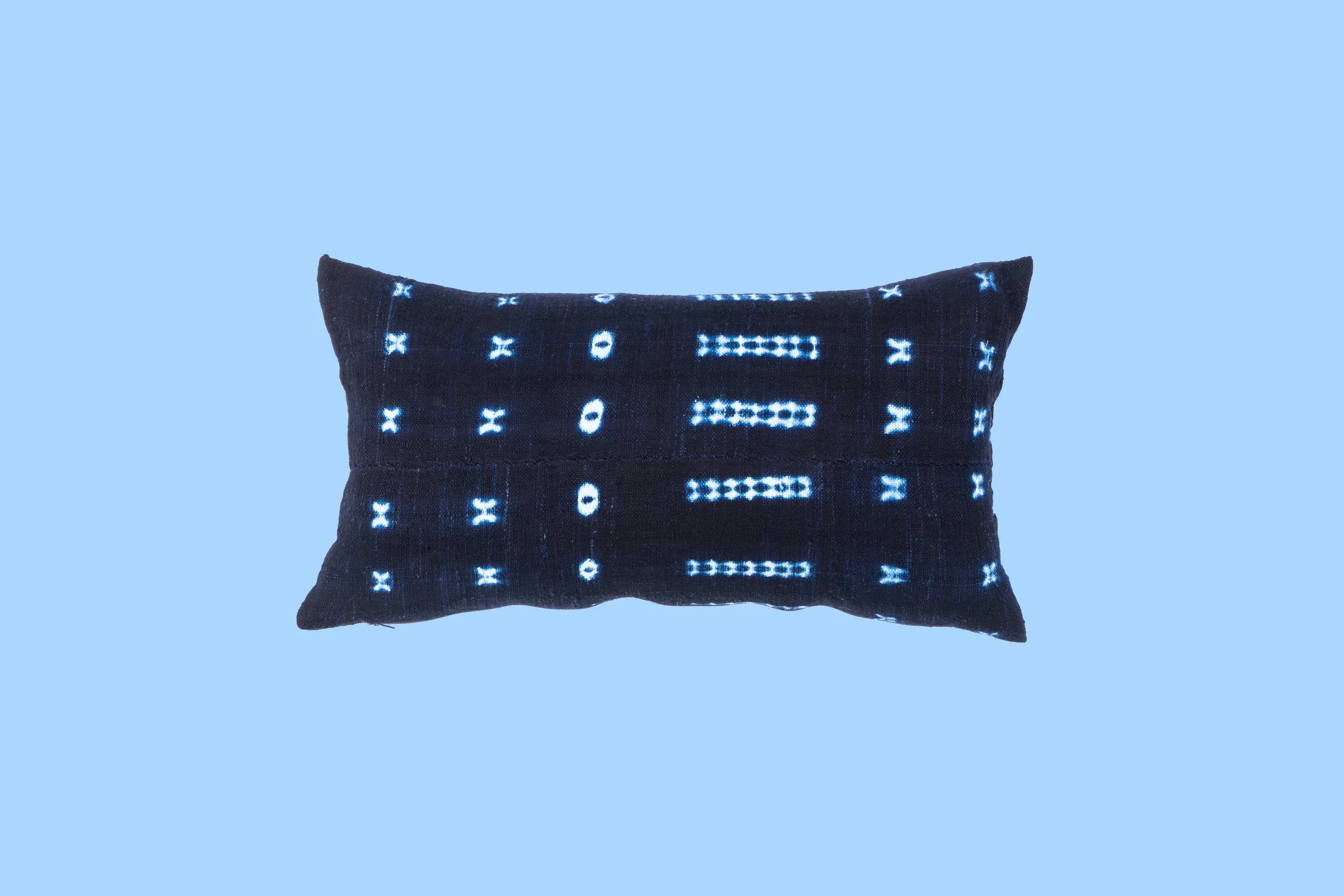 coussin-adjamee-indigo-picto-rects-fond.jpg