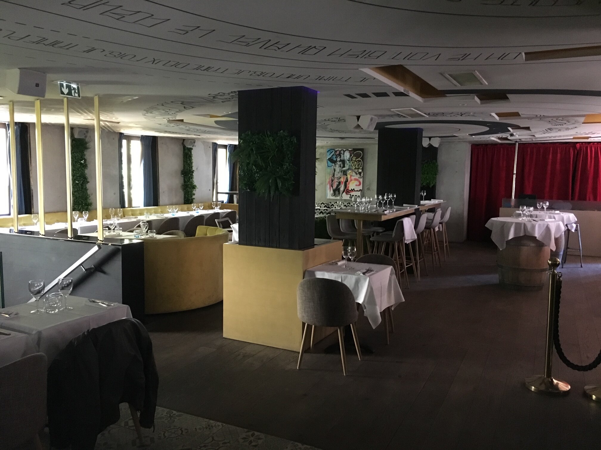 bocca-avant-premier-etage-bar-cuisine-bocaux.JPG