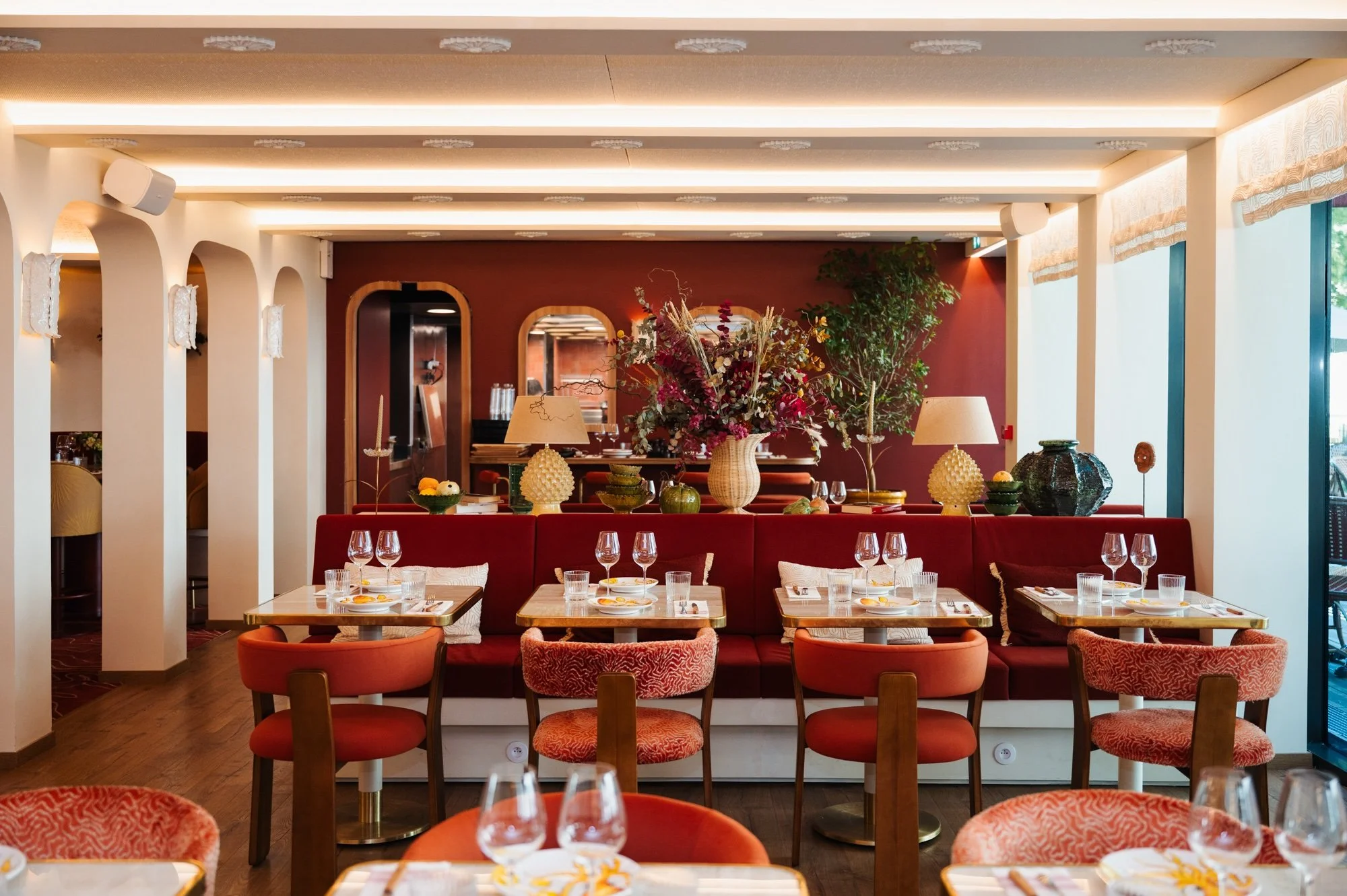 Salle principale du restaurant Laïa Monceau  APRÈS