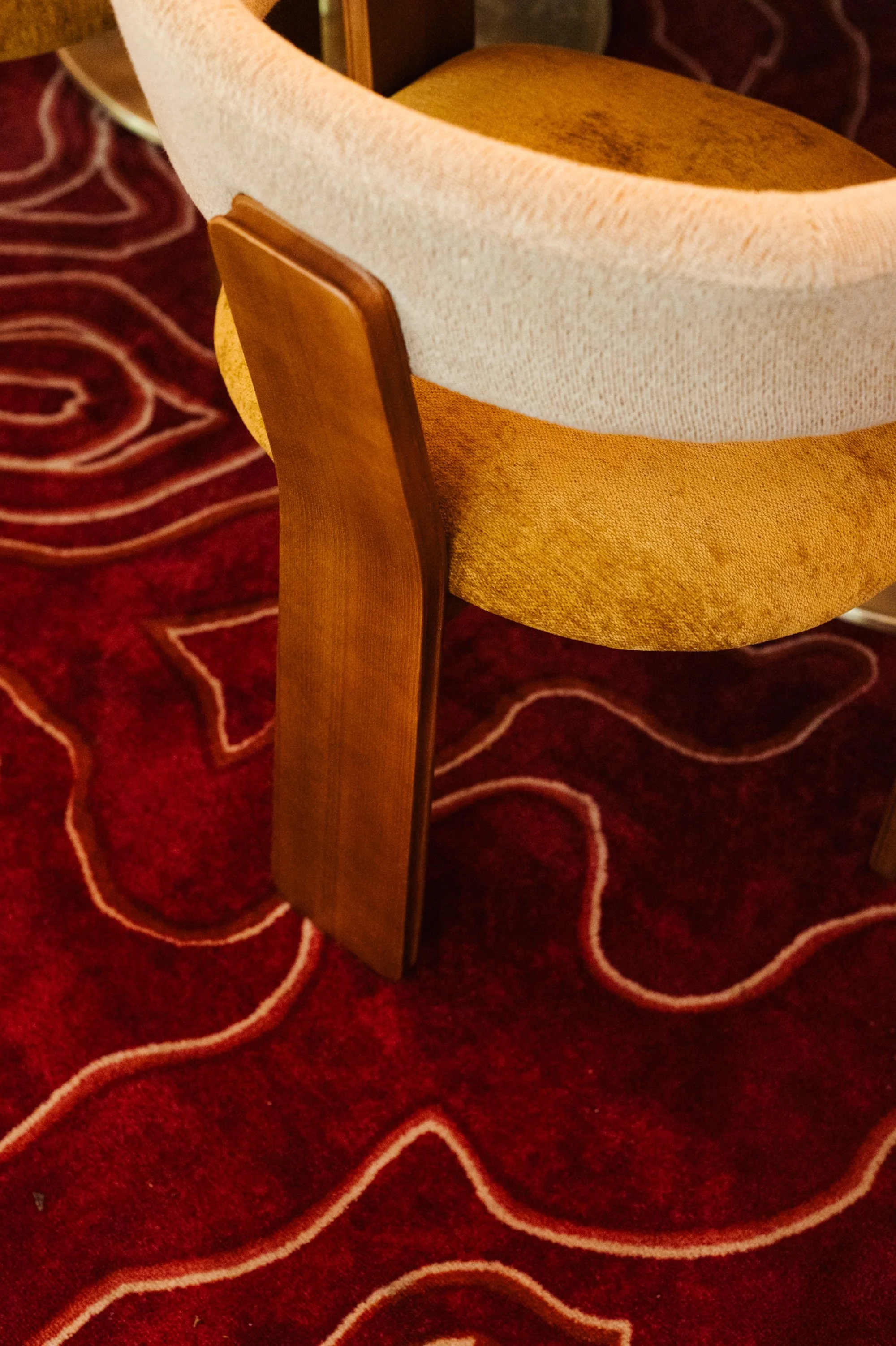 détail acoustique moquette restaurant Laïa Monceau