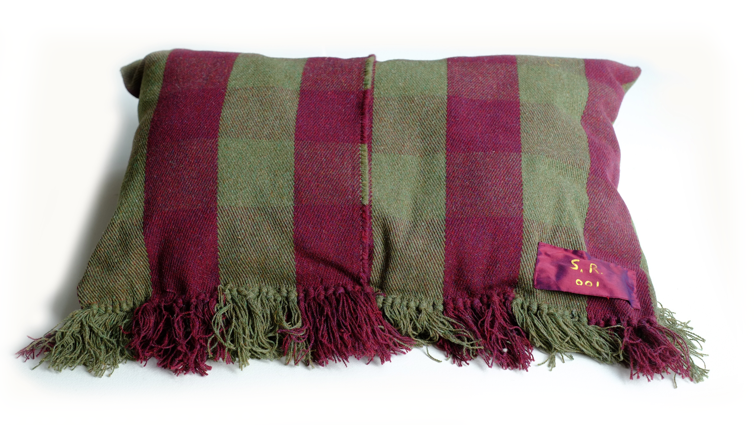 Cushion red and green.png