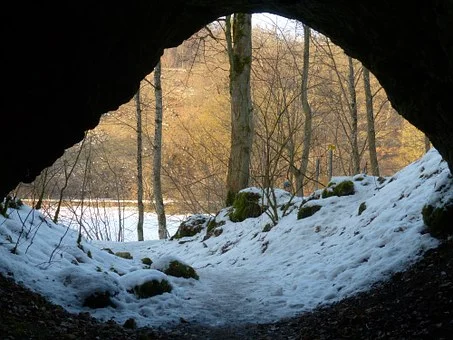 cave-95197__340.jpg