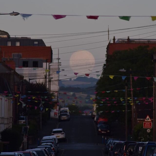 Some bangin&rsquo; shots from @helllllllyeahhhh of last night&rsquo;s moon up Raleigh Road 👏 👏 -
-
-
-
#Bedminster #Bristol #Moon #MoonPhotography #PictureOfTheDay #instagood #picoftheday