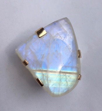 BAGUE ARGENT ET PIERRE DE LUNE prix sur demande
