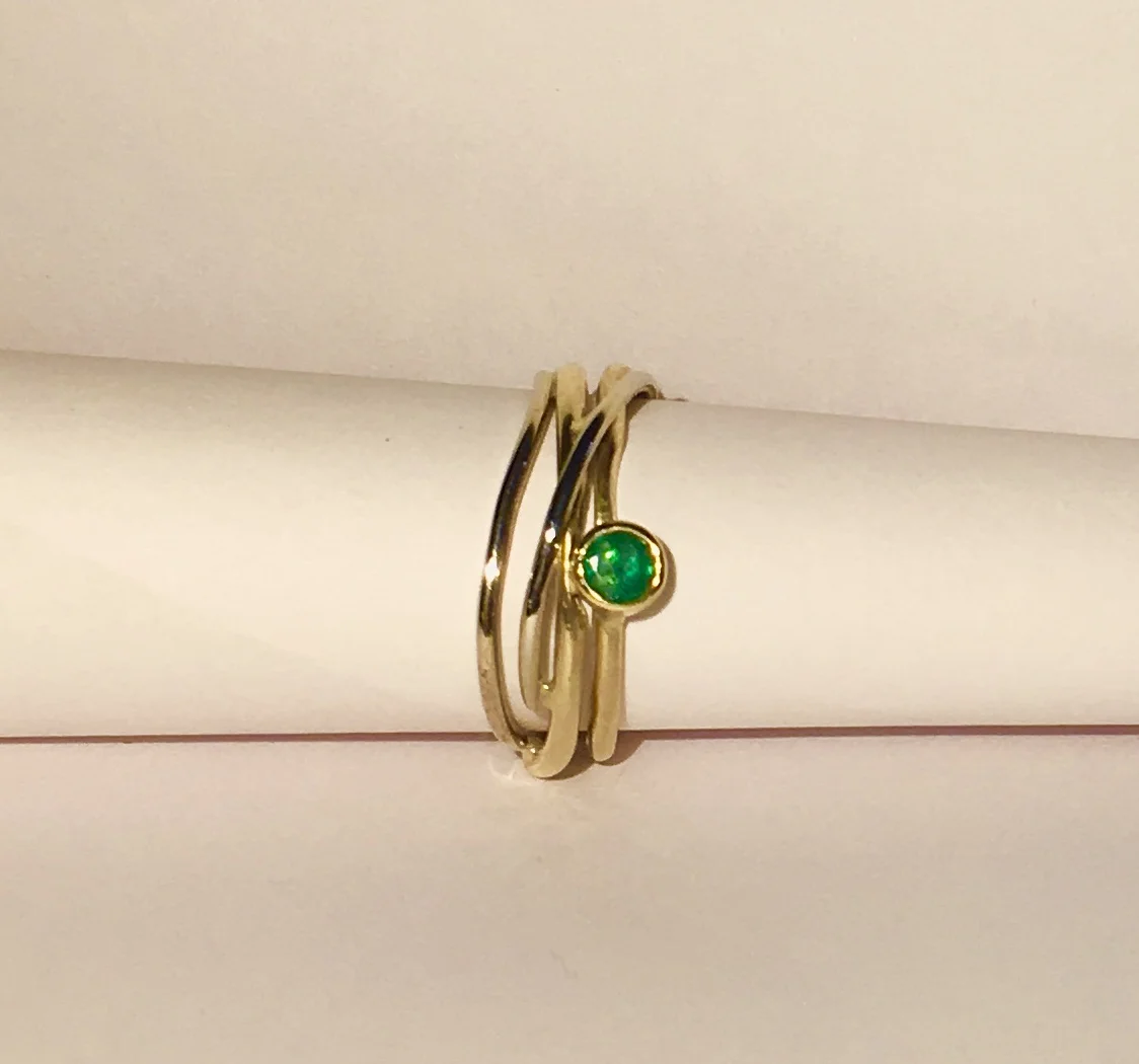 BAGUE OR BICOLOR AVEC EMERAUDE