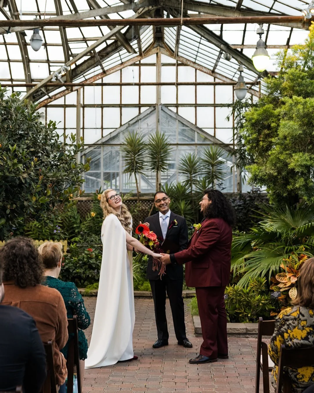 Kara and Diego had the most incredibly sweet intimate ceremony in one of my favorite places last weekend! Swipe through for more of the sneak peak! ✨
&bull;
&bull;
&bull;
#chicagoweddingphotographer #chicagowedding #intimateweddingphotographer #intim