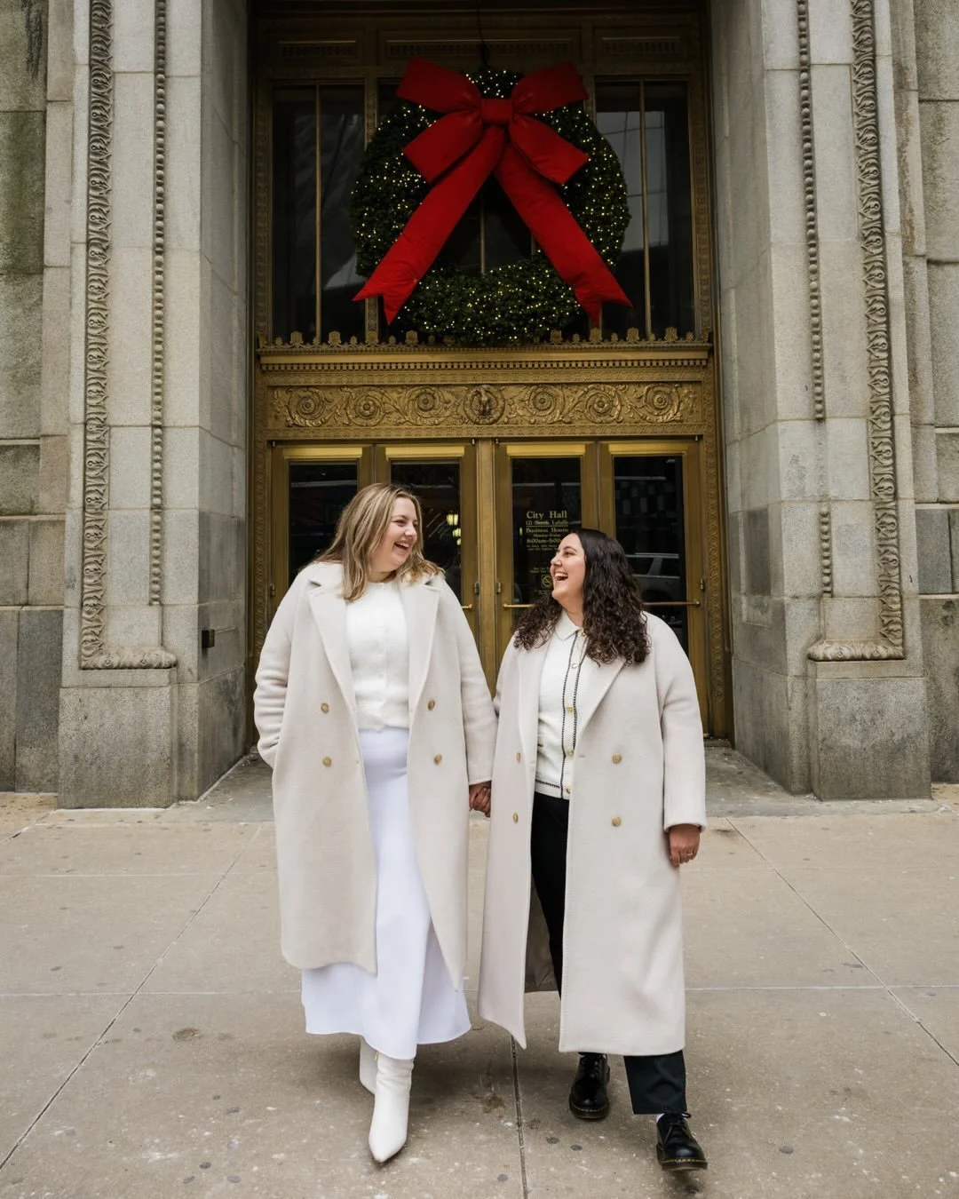 Another super sweet elopement this weekend! E&amp;G braved the cold with me for photos on the river walk (honestly winter is my favorite time of year down there!) and we popped into the Art Institute to warm up for a few photos there too! There&rsquo
