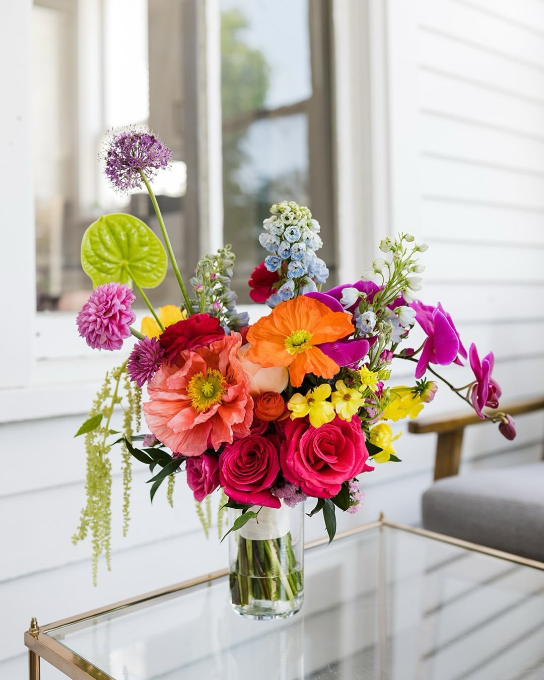 I don&rsquo;t usually post a ton of detail images but everything at Sophia and Ryan&rsquo;s wedding was too good not to share! This color palette was everything! 💚🩷
&bull;
Florals: @hedoniaflowers 
Planning: @anticipationevents 
Venue: @schubas_tie