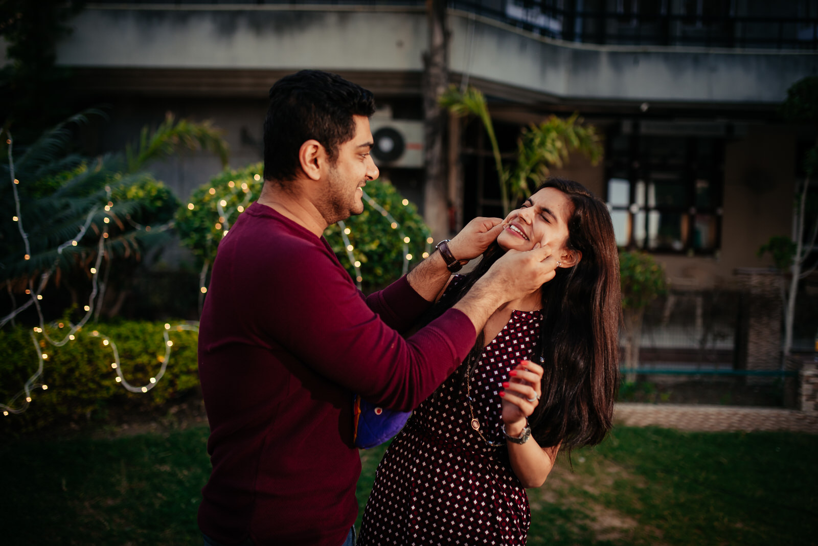 10 Best Couple Photos to Inspire Your Own Pre-wedding Photoshoot