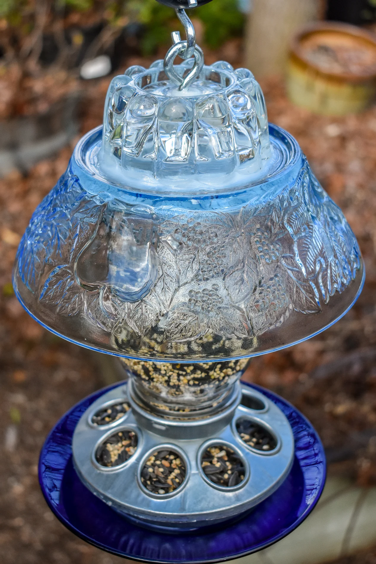 Birdfeeder290C.jpg