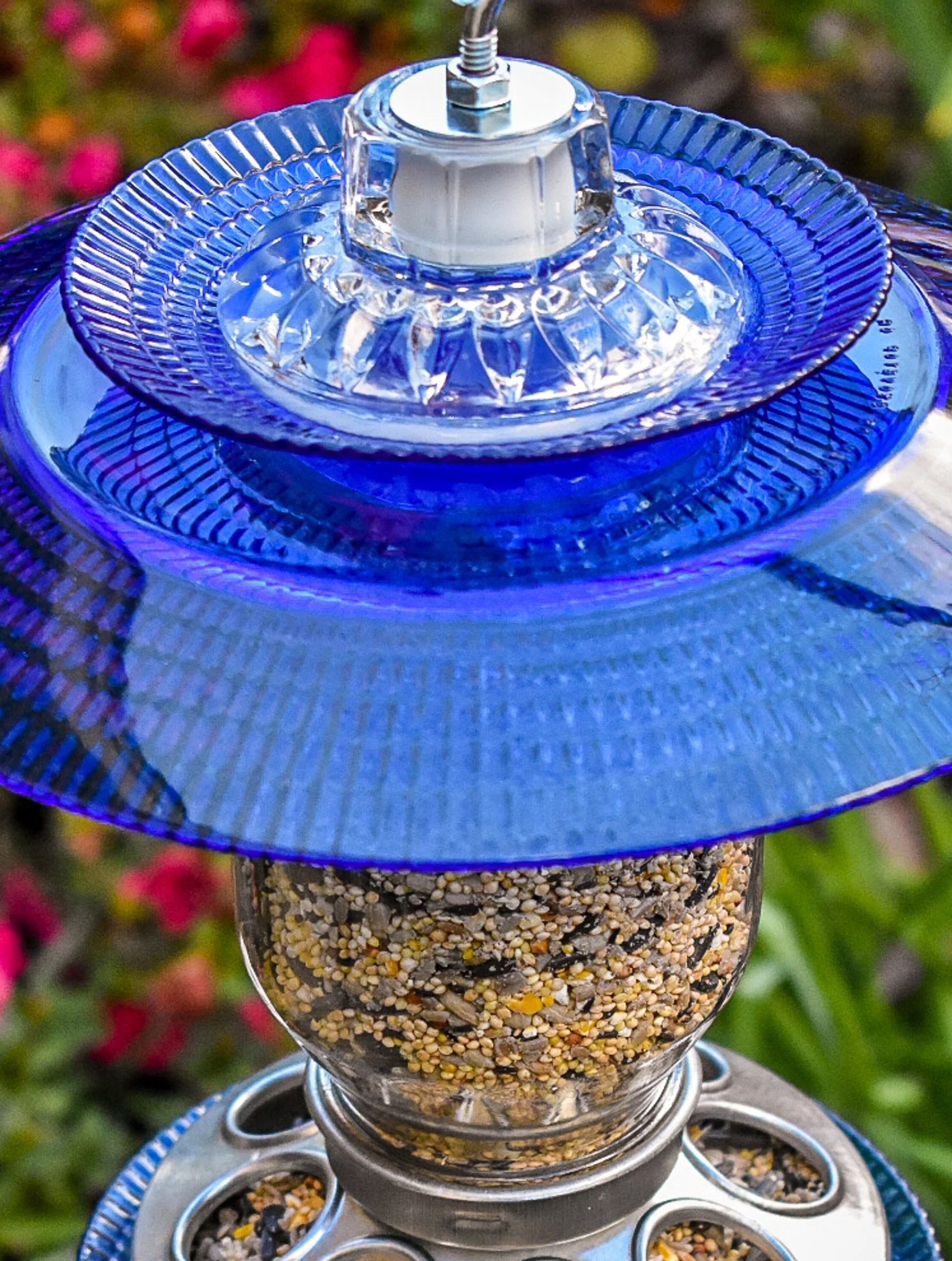 Birdfeeder 470h.jpg